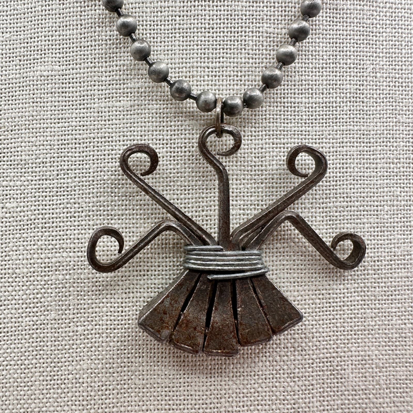 Vintage 70s Oxidized Silver Tone Wire Whisk Broom Pendant Necklace Retro Jewelry - Thumbnail 2