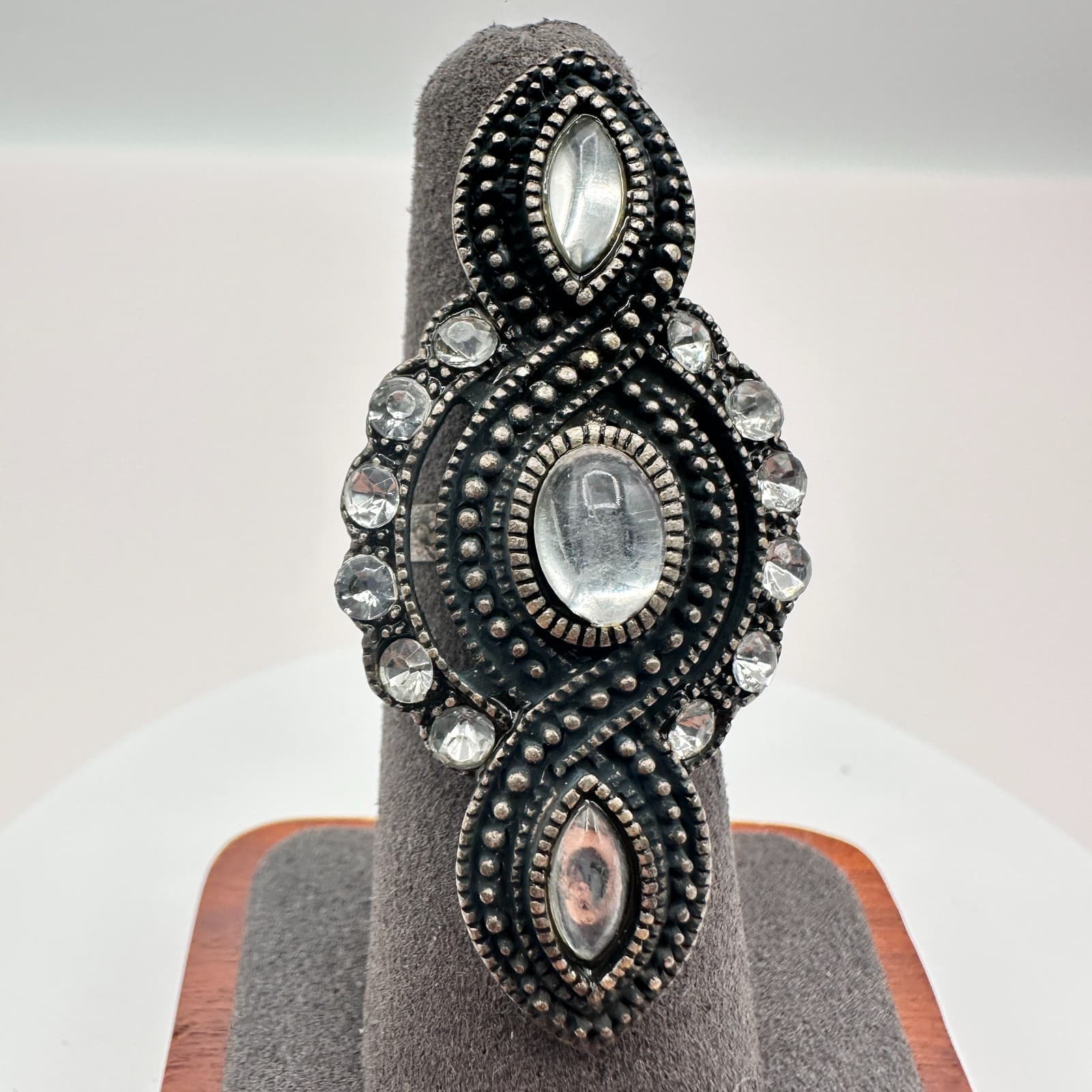 Vintage 80s Style Statement Ring Clear Rhinestone Gunmetal Oval Filigree Jewelry - Thumbnail 2