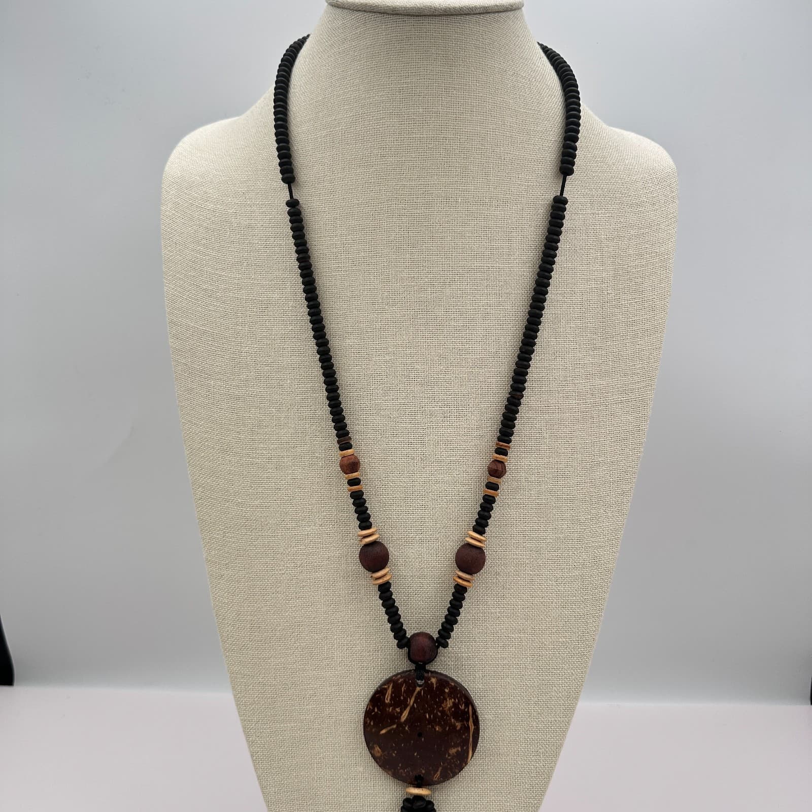 Vintage 90s Beaded Tassel Coconut Shell Pendant Necklace Women's Fashion Jewelry - Thumbnail 2