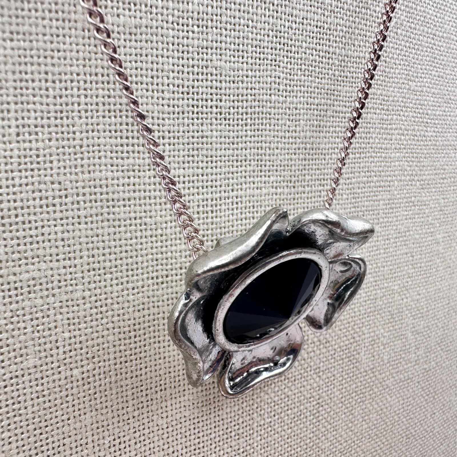 Vintage Y2K Silver Tone Chain Beaded Black Onyx Floral Pendant Necklace Jewelry - Thumbnail 4