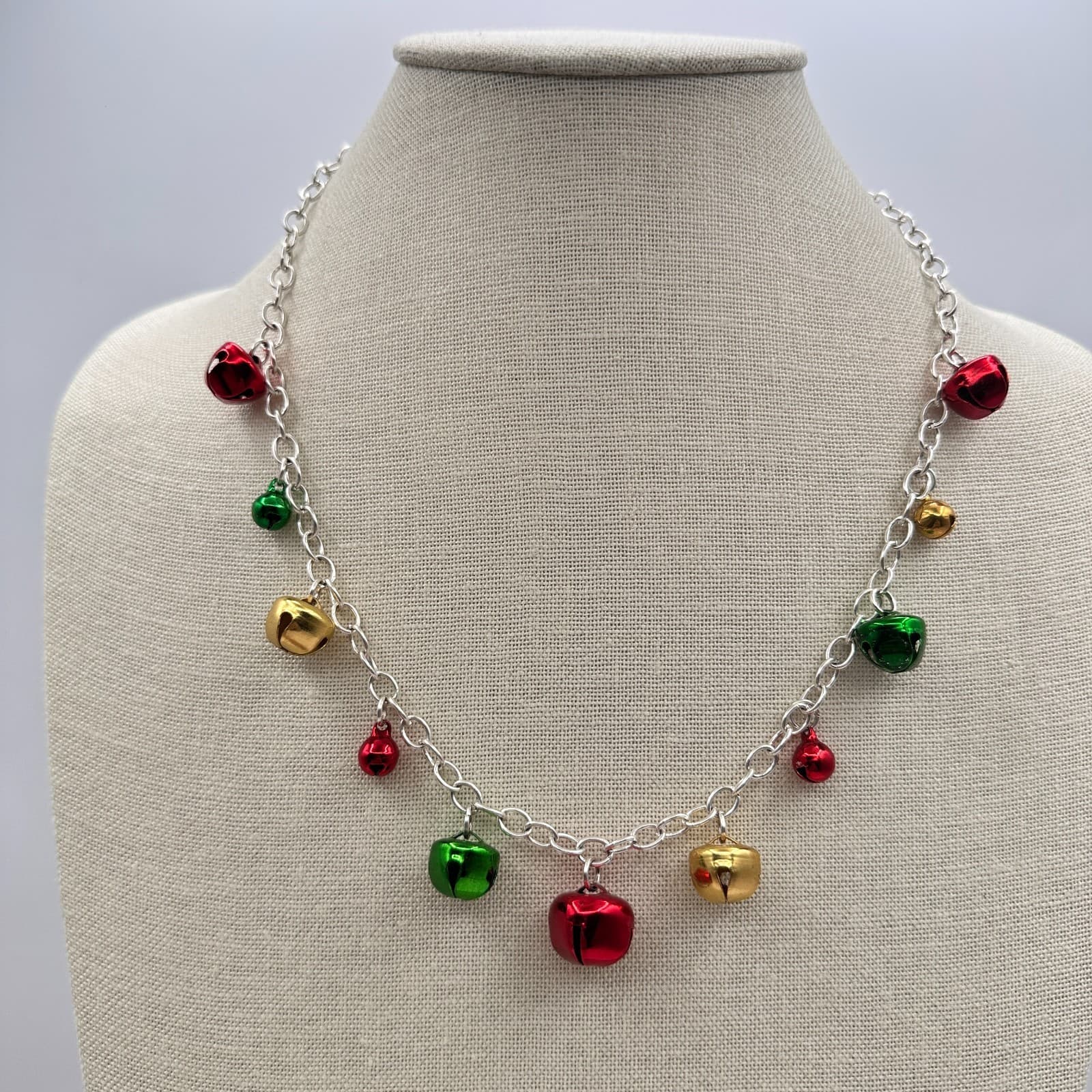 Vintage 90s Christmas Jingle Bell Charm Necklace Classic Holiday Fashion Jewelry - Thumbnail 2
