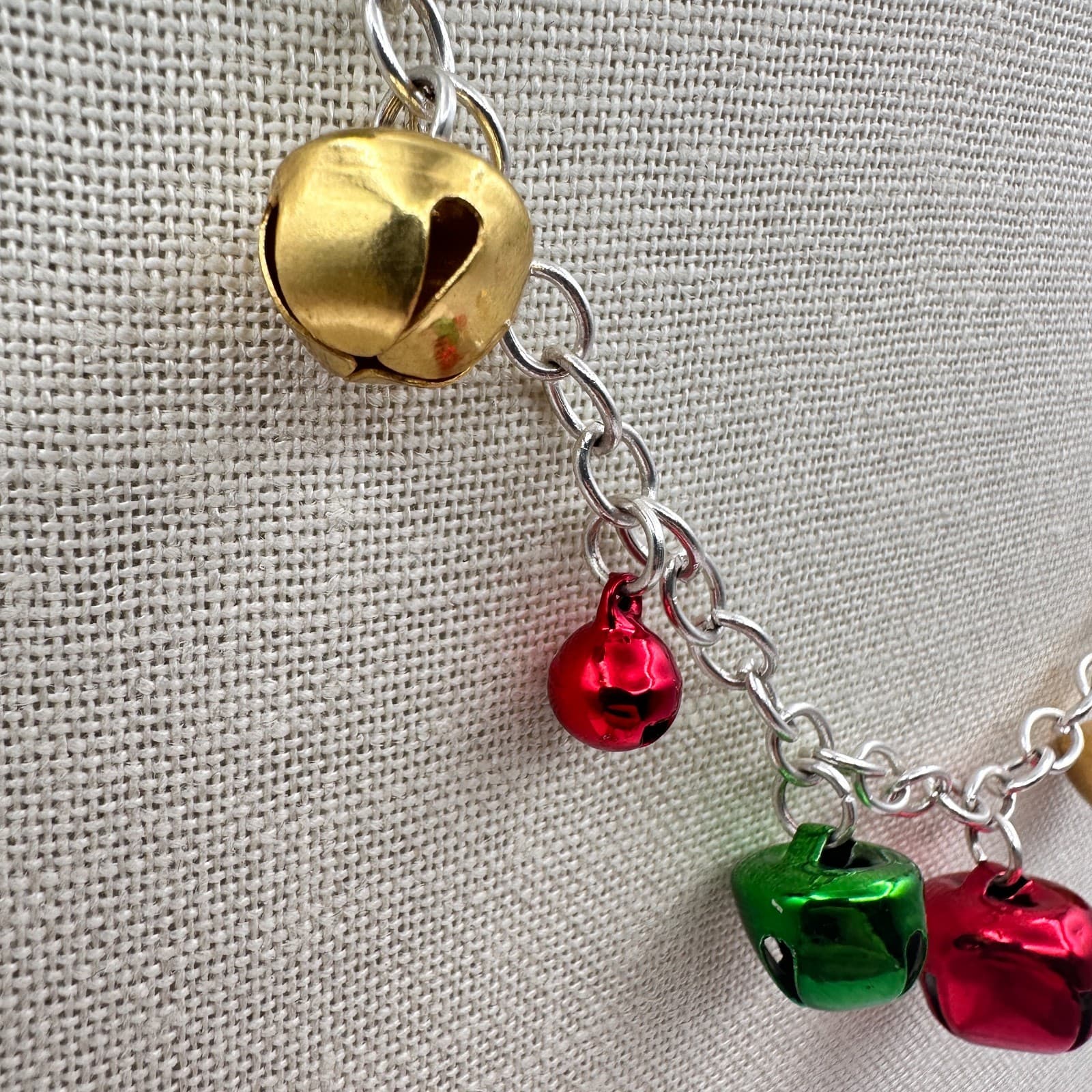 Vintage 90s Christmas Jingle Bell Charm Necklace Classic Holiday Fashion Jewelry - Thumbnail 4