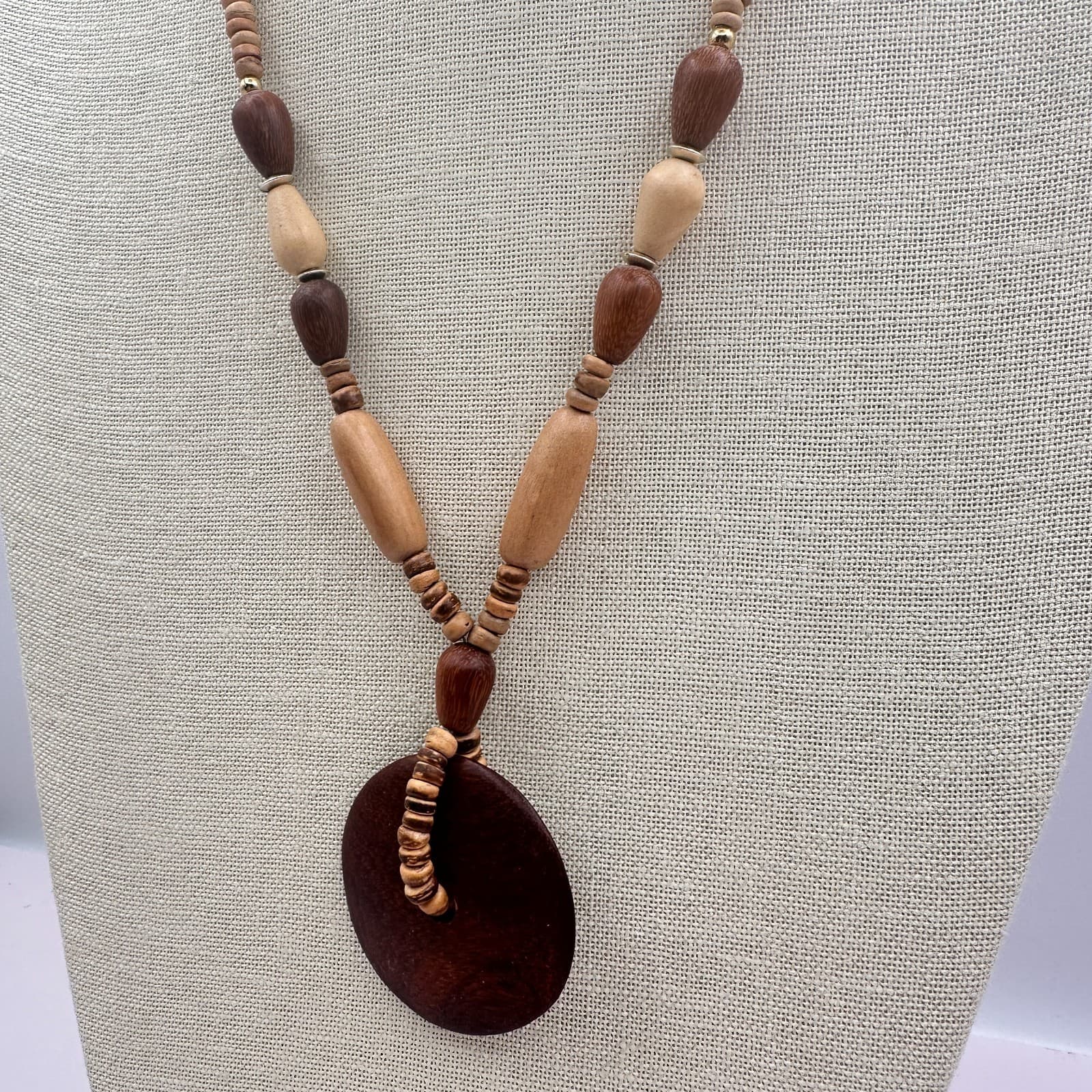 Vintage 90s Wooden Beaded Round Pendant Necklace Boho Statement Women's Jewelry - Thumbnail 5