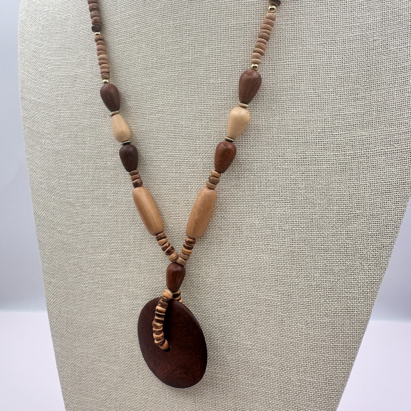 Vintage 90s Wooden Beaded Round Pendant Necklace Boho Statement Women's Jewelry - Thumbnail 8