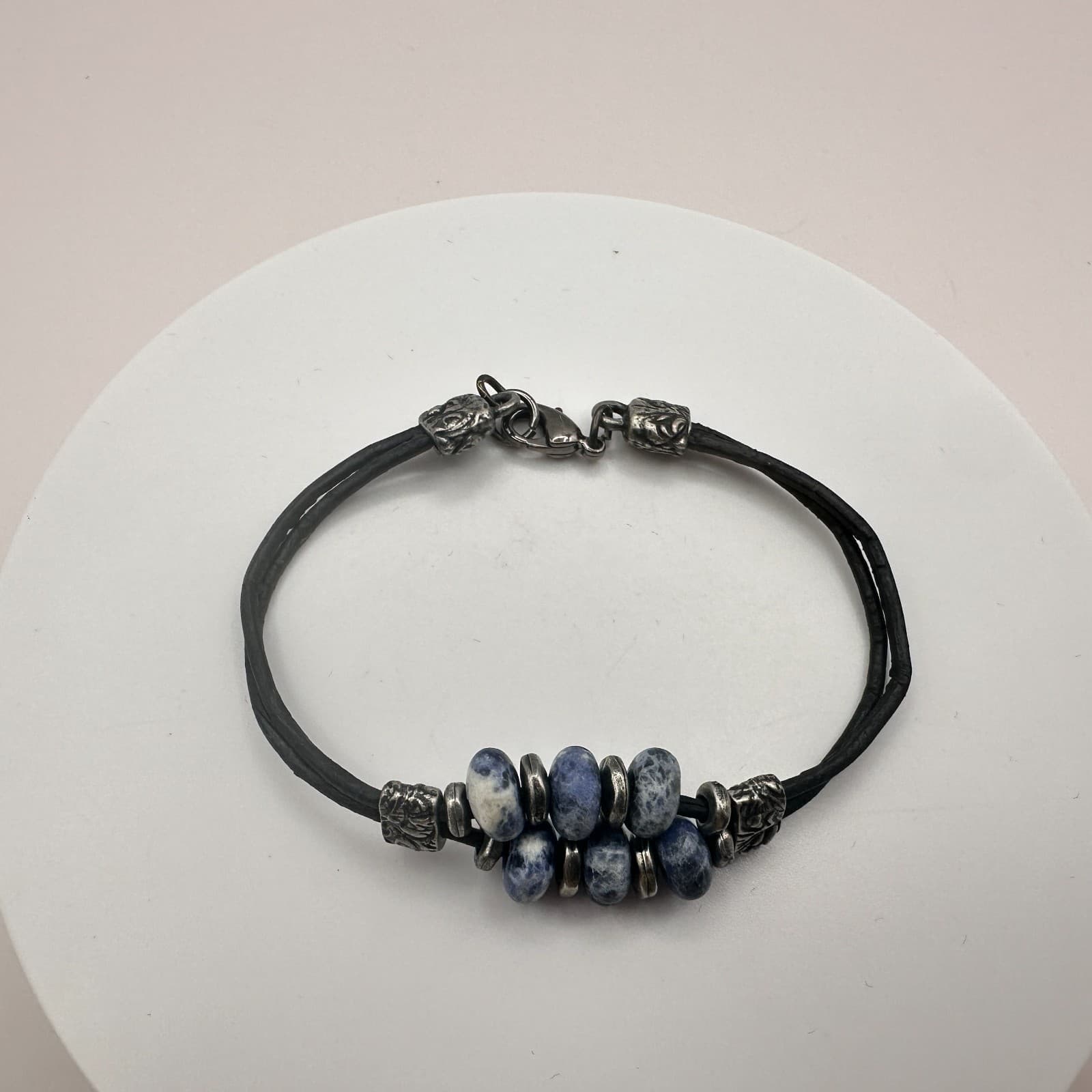 Vintage 90s Silver Tone Blue Sodalite Leather Bracelet Beaded Fashion Jewelry - Thumbnail 4