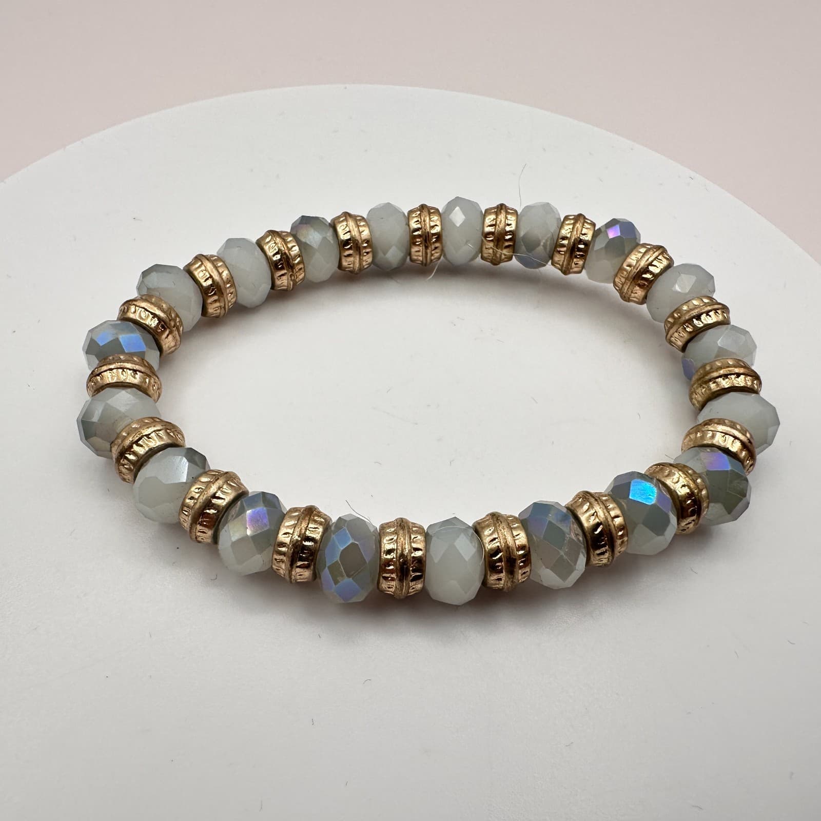 Vintage Y2K Iridescent Grey Glass Beaded Gold Tone Stretch Bracelet Jewelry - Thumbnail 3