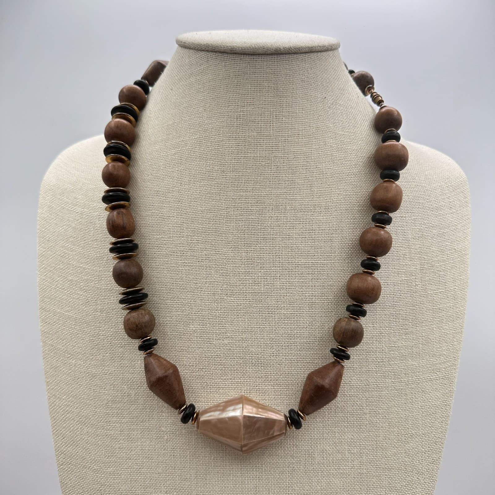 Vintage 80s Wood Bead Necklace Geometric Pendant Brown Black Gold Tone Jewelry - Thumbnail 2