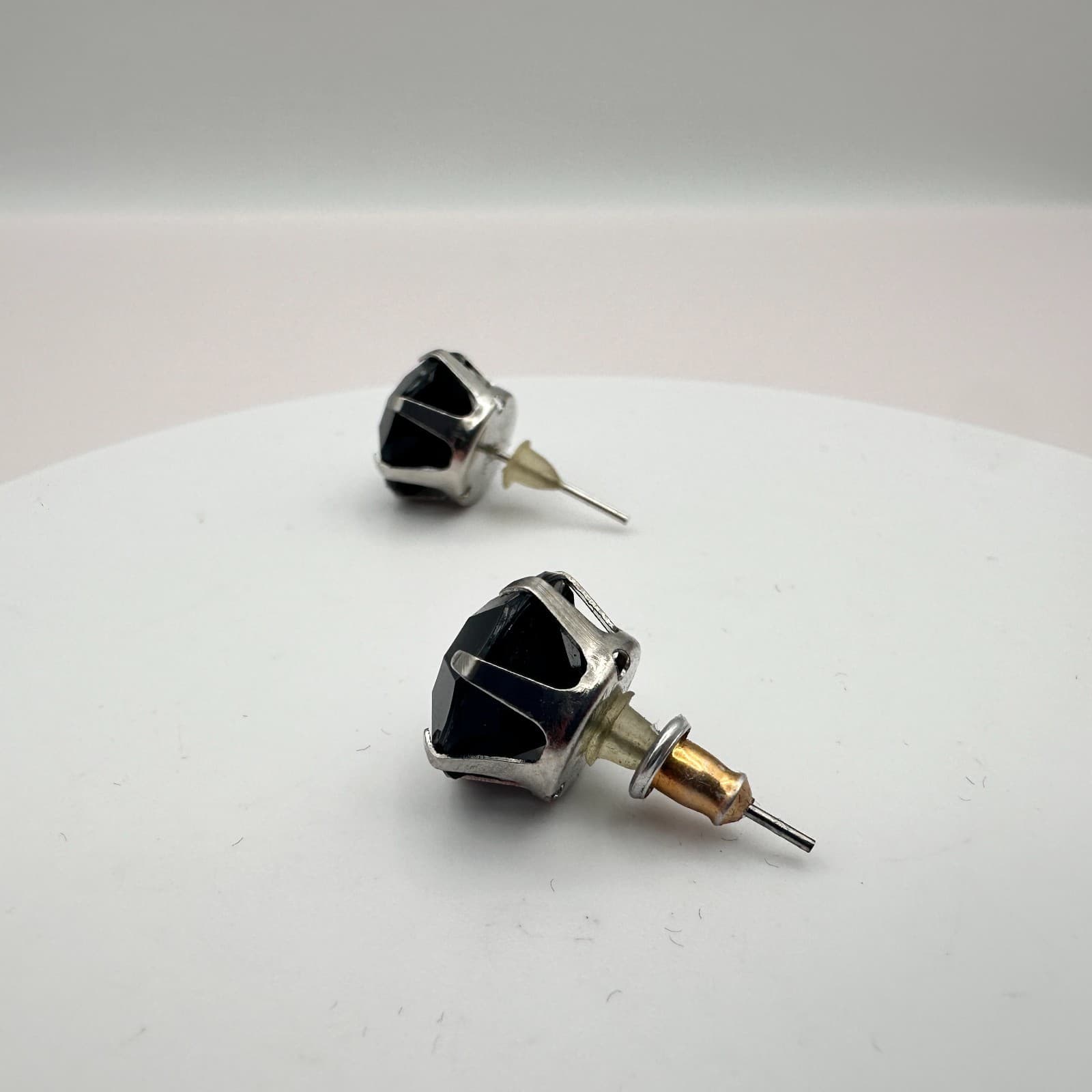 Vintage Y2K Silver Tone Round Black Rhinestone Stud Earrings Women's Jewelry - Thumbnail 4