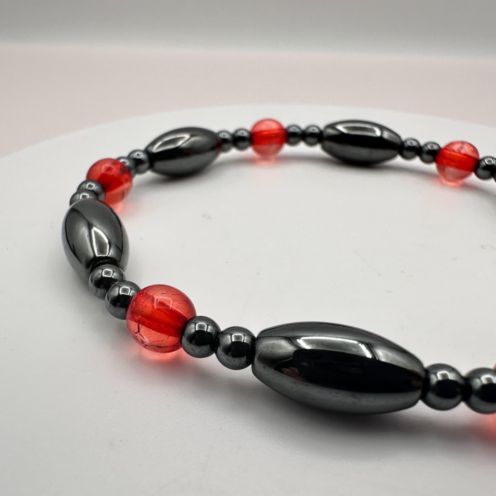 Vintage 90s Hematite Red Glass Bead Stretch Bracelet Classic Fashion Jewelry - Thumbnail 5