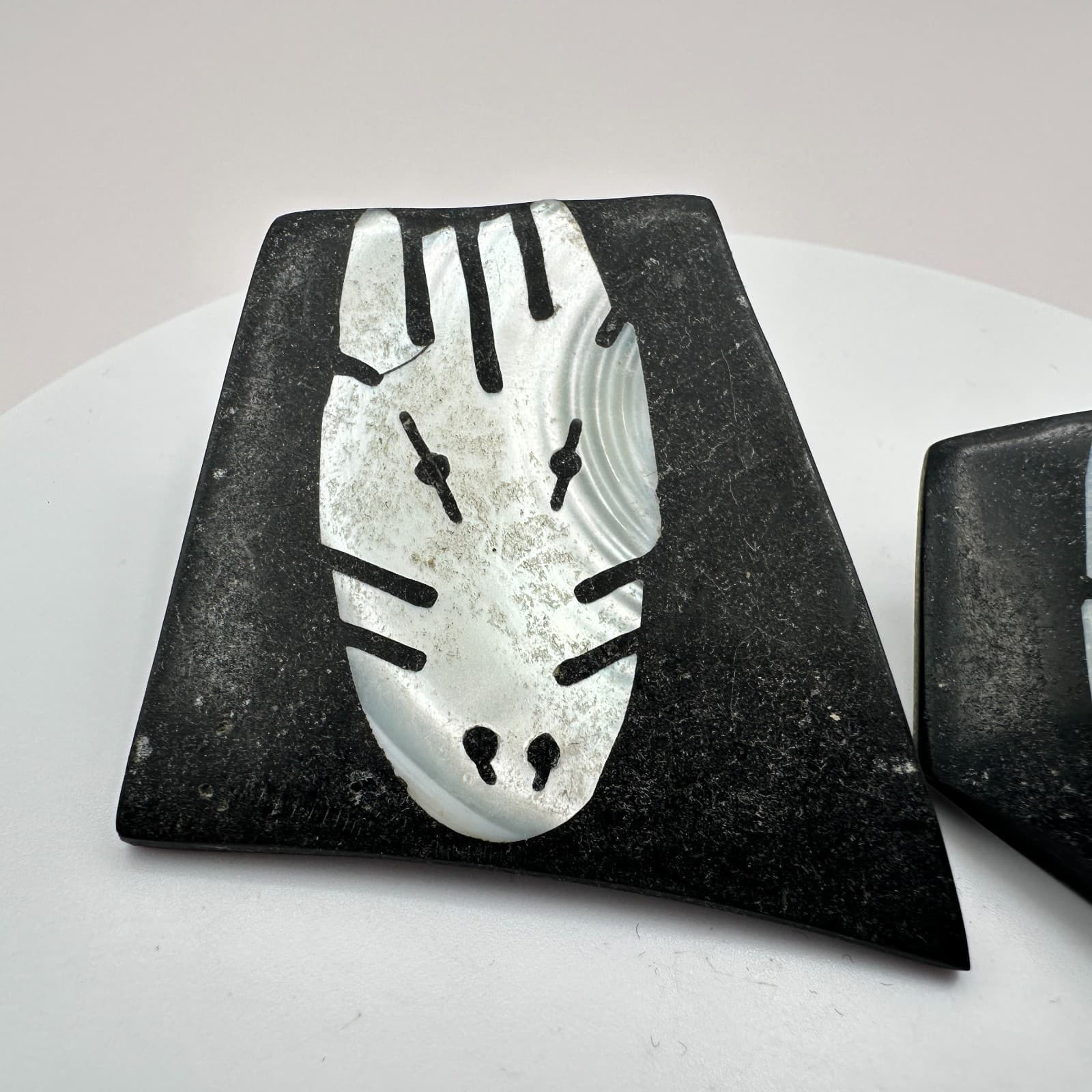 Vintage 80s Zebra Inlay Stud Earrings Mother of Pearl Shell Women's Jewelry - Thumbnail 5