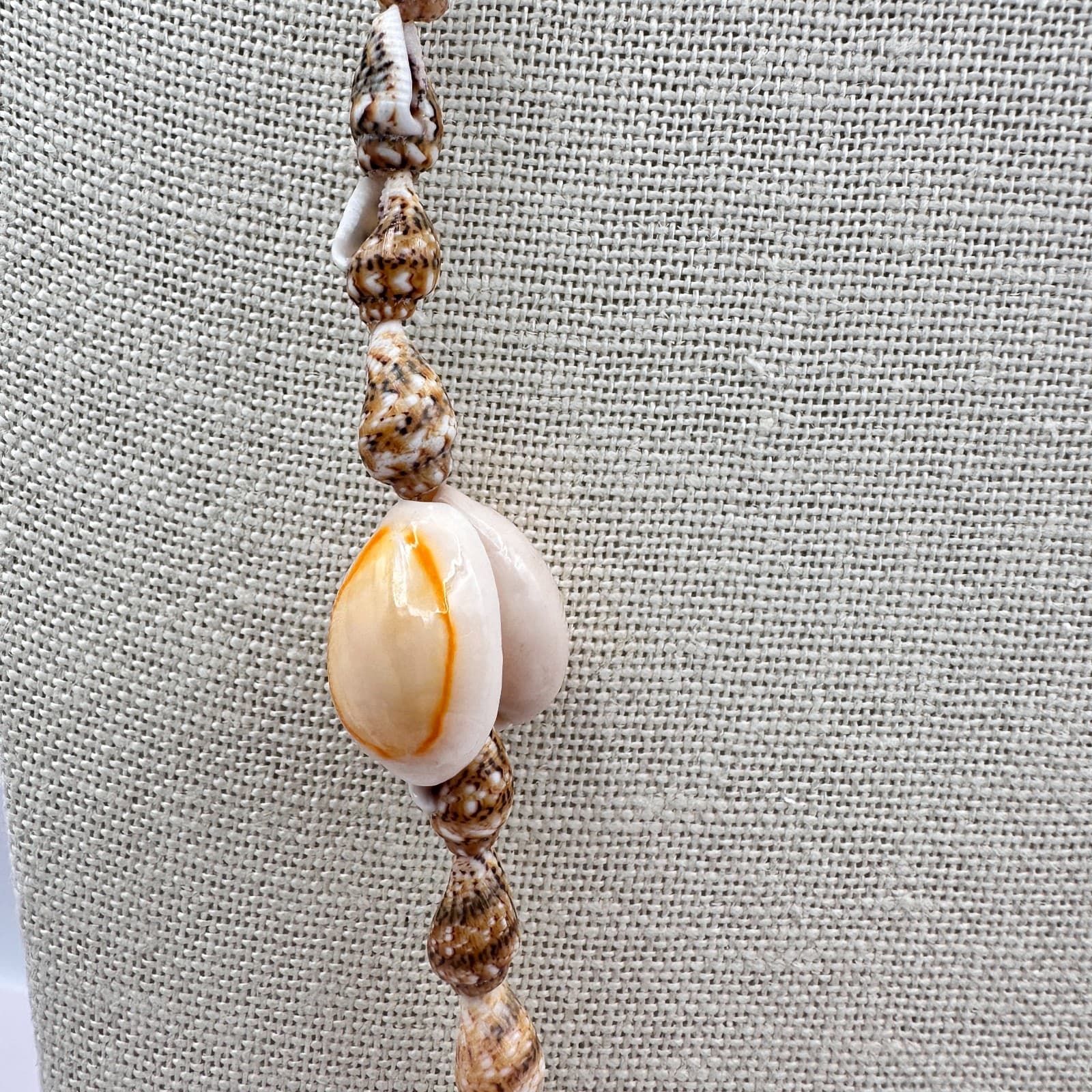 Vintage 80s Long Boohoo Natural Shell Necklace Brown White Cowrie Beach Jewelry - Thumbnail 5