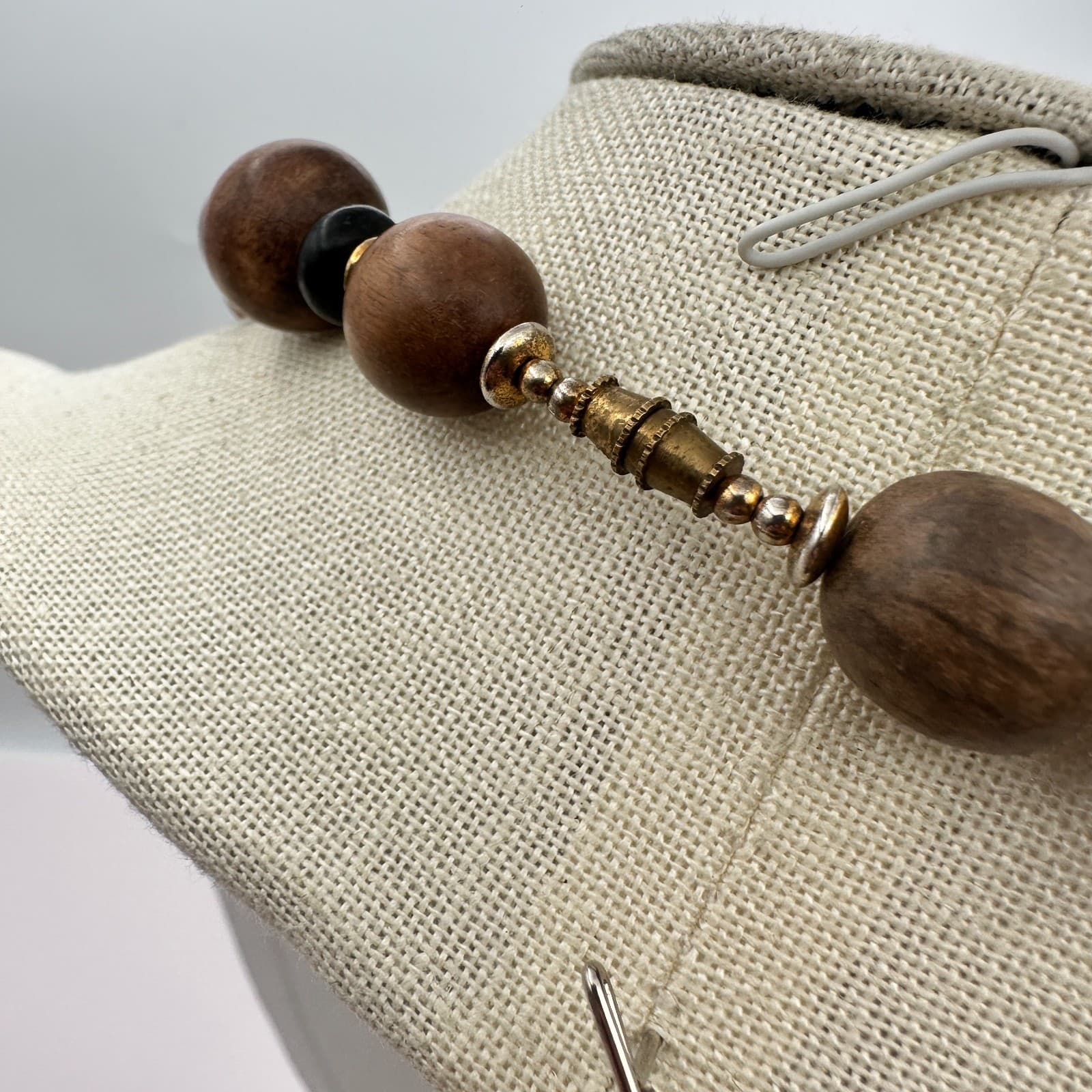 Vintage 80s Wood Bead Necklace Geometric Pendant Brown Black Gold Tone Jewelry - Thumbnail 7