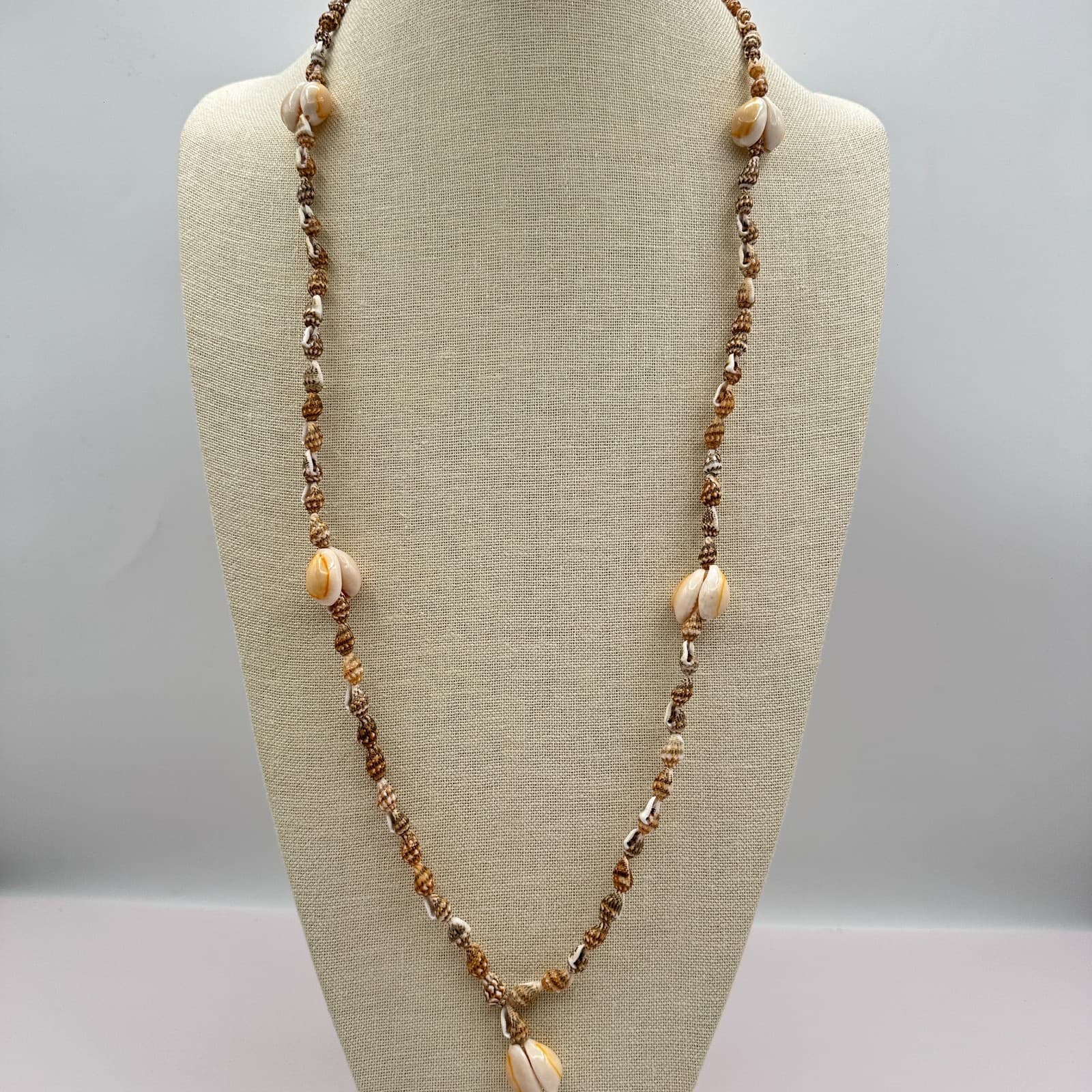 Vintage 80s Long Boohoo Natural Shell Necklace Brown White Cowrie Beach Jewelry - Thumbnail 8