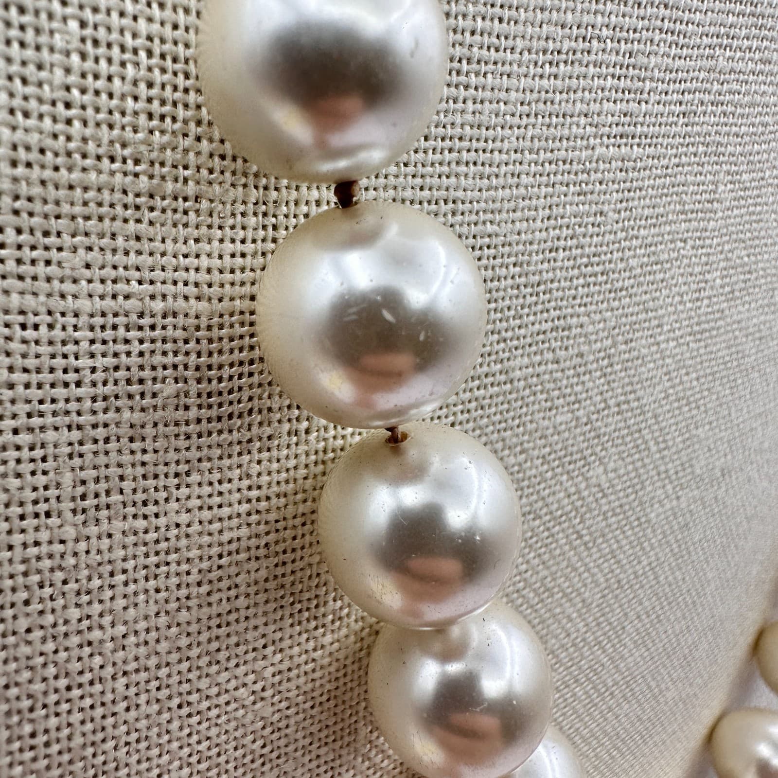Vintage 80s Chunky Faux Pearl Statement Necklace White Cream Silver Tone Jewelry - Thumbnail 6