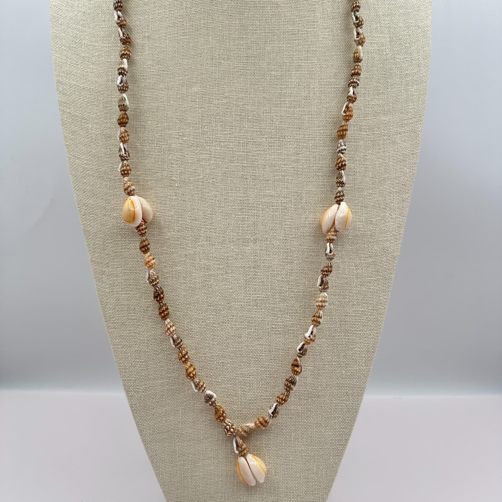 Vintage 80s Long Boohoo Natural Shell Necklace Brown White Cowrie Beach Jewelry - Thumbnail 2