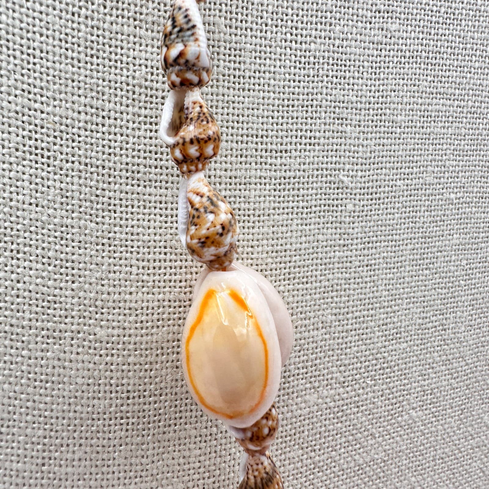 Vintage 80s Long Boohoo Natural Shell Necklace Brown White Cowrie Beach Jewelry - Thumbnail 4