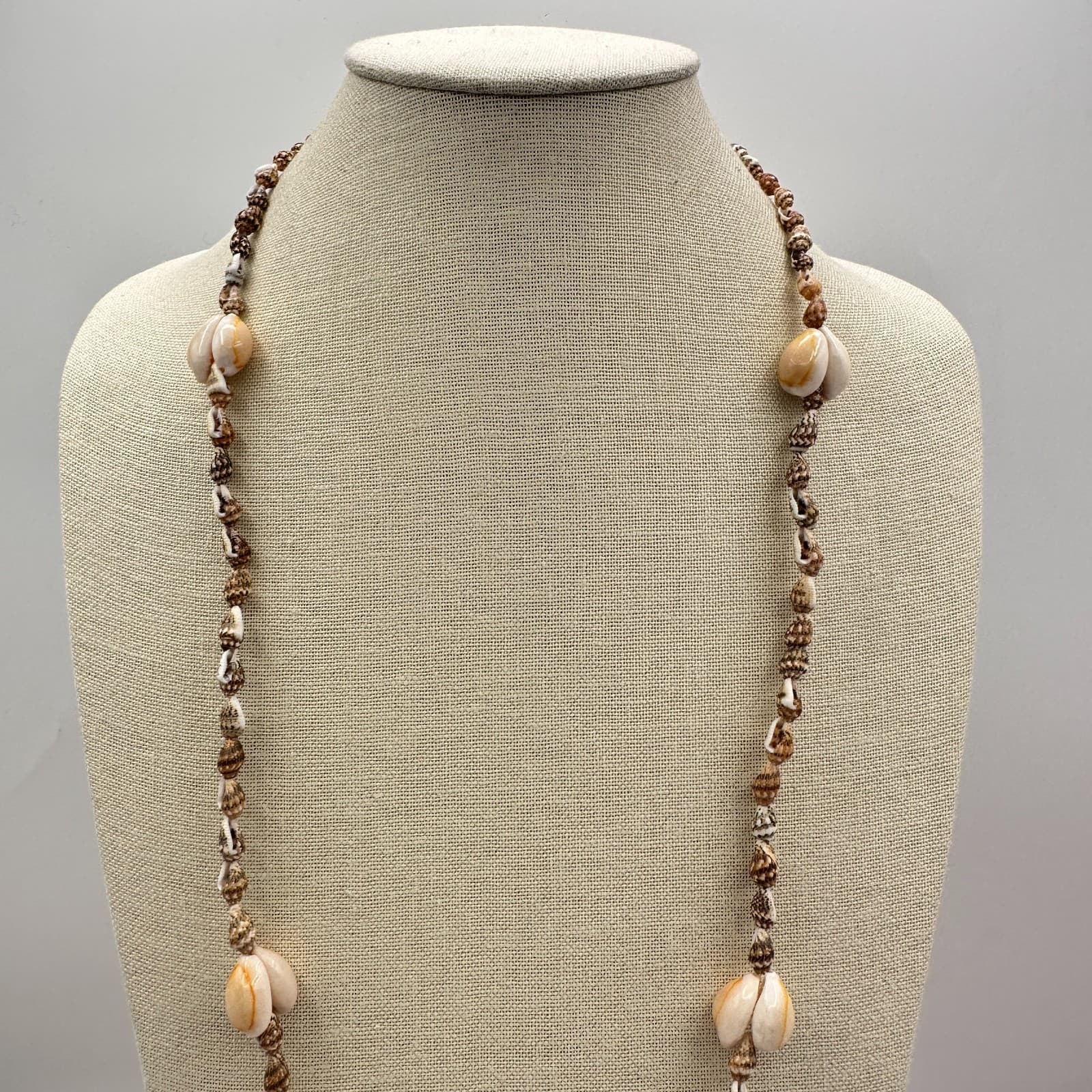 Vintage 80s Long Boohoo Natural Shell Necklace Brown White Cowrie Beach Jewelry - Thumbnail 7
