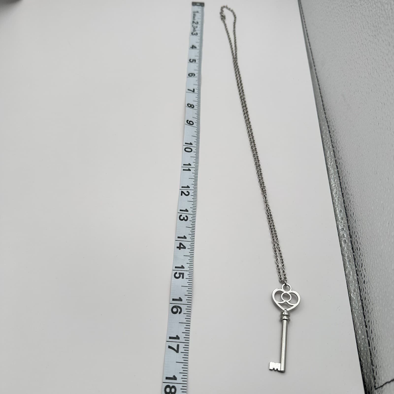Vintage Y2K Silver Tone Heart Skeleton Key Pendant Necklace Boho Retro Jewelry - Thumbnail 7