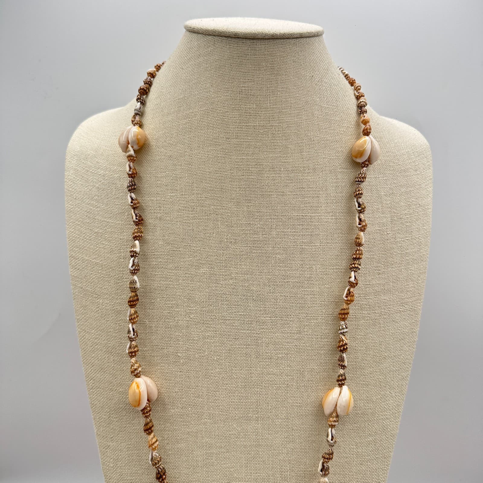 Vintage 80s Long Boohoo Natural Shell Necklace Brown White Cowrie Beach Jewelry - Thumbnail 3