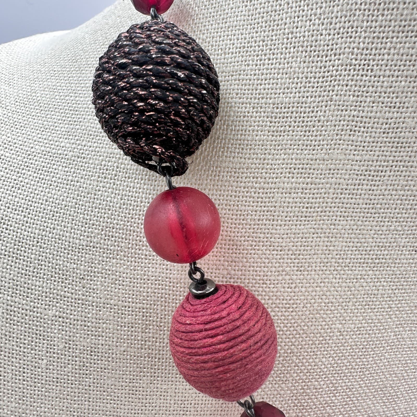Vintage 80s Chunky Statement Necklace Red & Black Artisan Wrapped Beads Jewelry - Thumbnail 3
