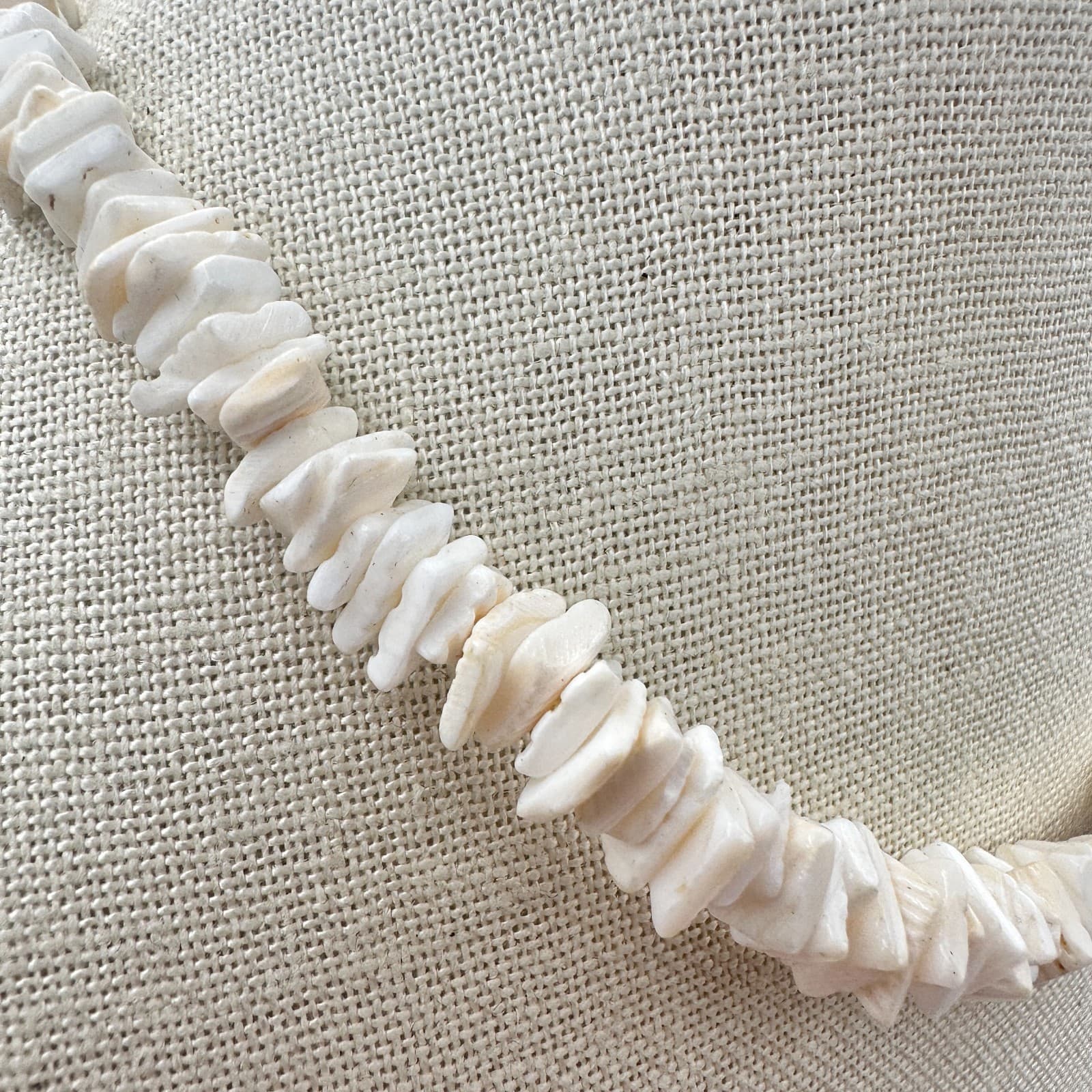 Vintage Y2K White Puka Shell Chip Choker Necklace Women's Classic Jewelry - Thumbnail 4