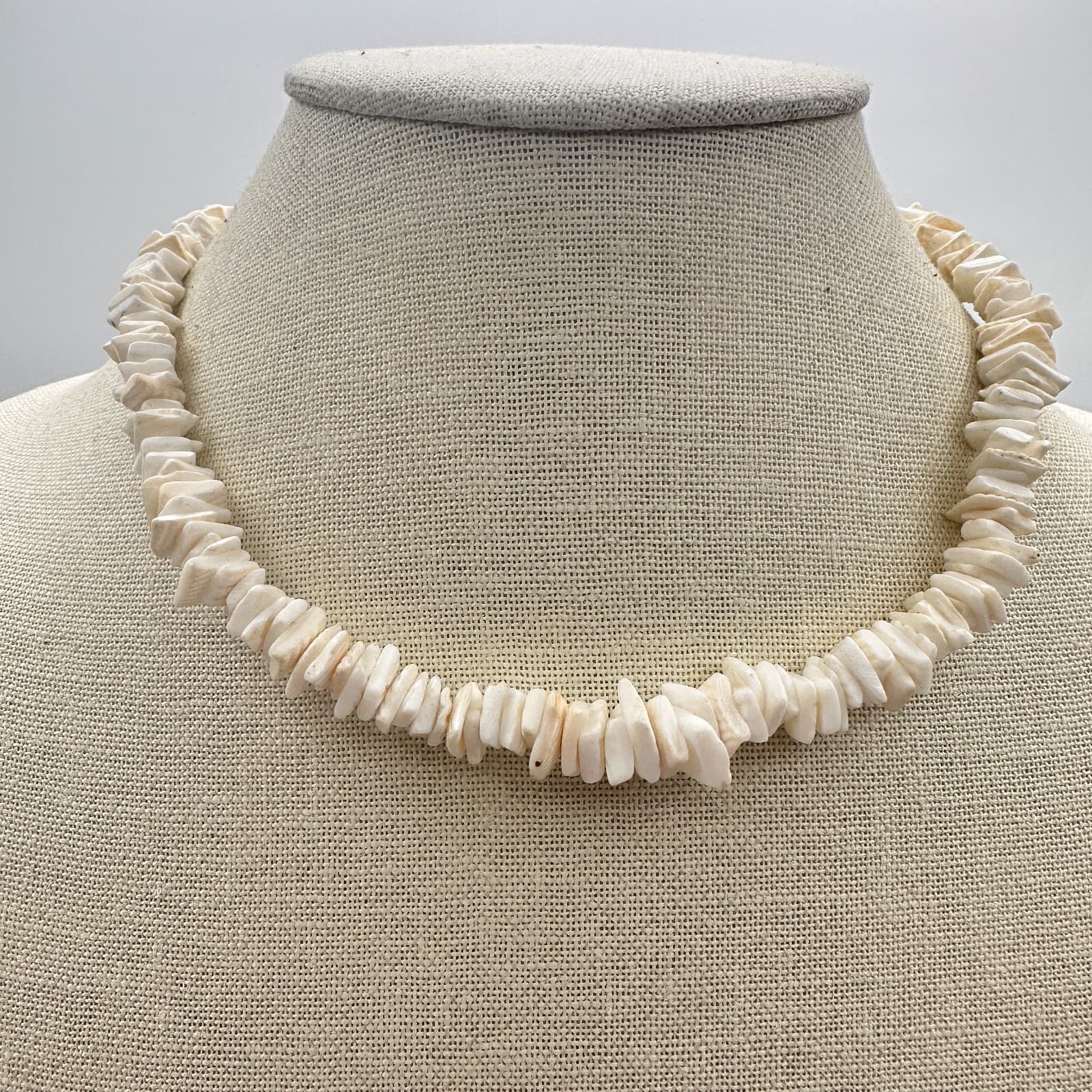Vintage Y2K White Puka Shell Chip Choker Necklace Women's Classic Jewelry - Thumbnail 2