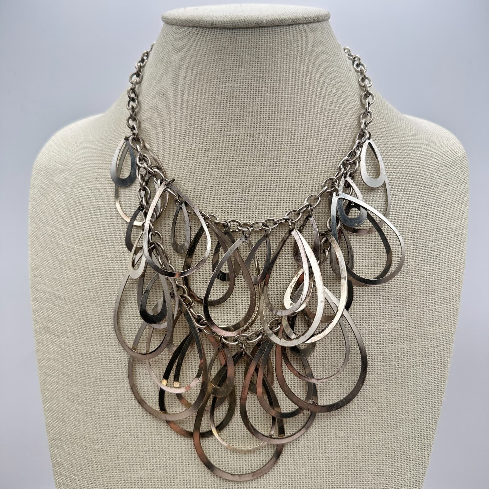 Vintage 80s Silver Tone Tiered Teardrop Bib Necklace Statement Retro Jewelry - Thumbnail 9