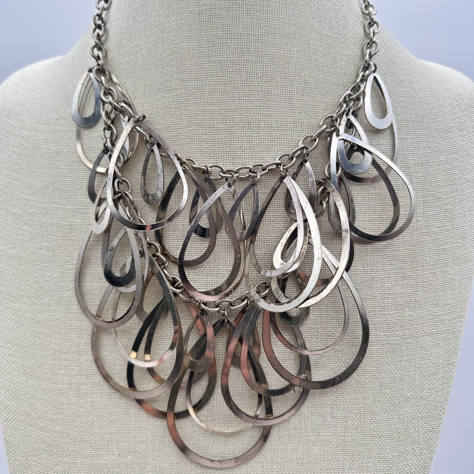 Vintage 80s Silver Tone Tiered Teardrop Bib Necklace Statement Retro Jewelry - Thumbnail 8