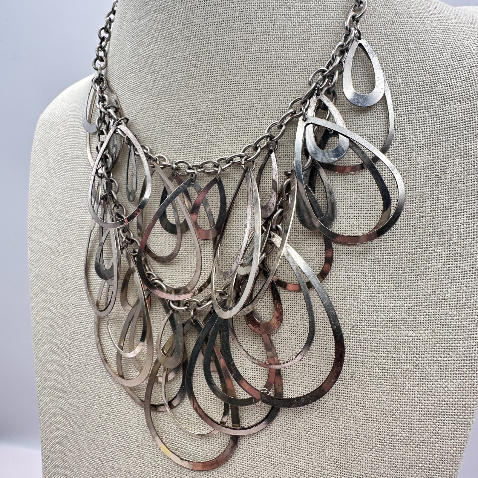 Vintage 80s Silver Tone Tiered Teardrop Bib Necklace Statement Retro Jewelry - Thumbnail 7