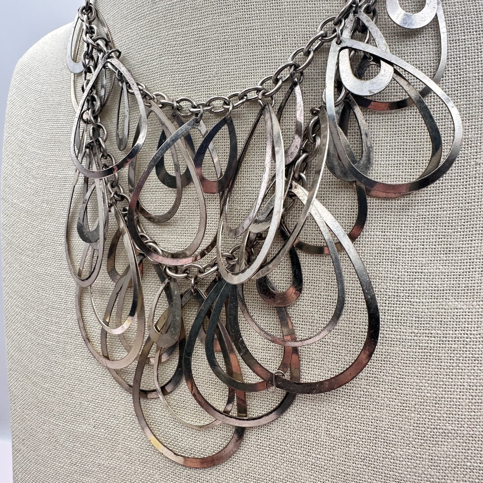 Vintage 80s Silver Tone Tiered Teardrop Bib Necklace Statement Retro Jewelry - Thumbnail 6