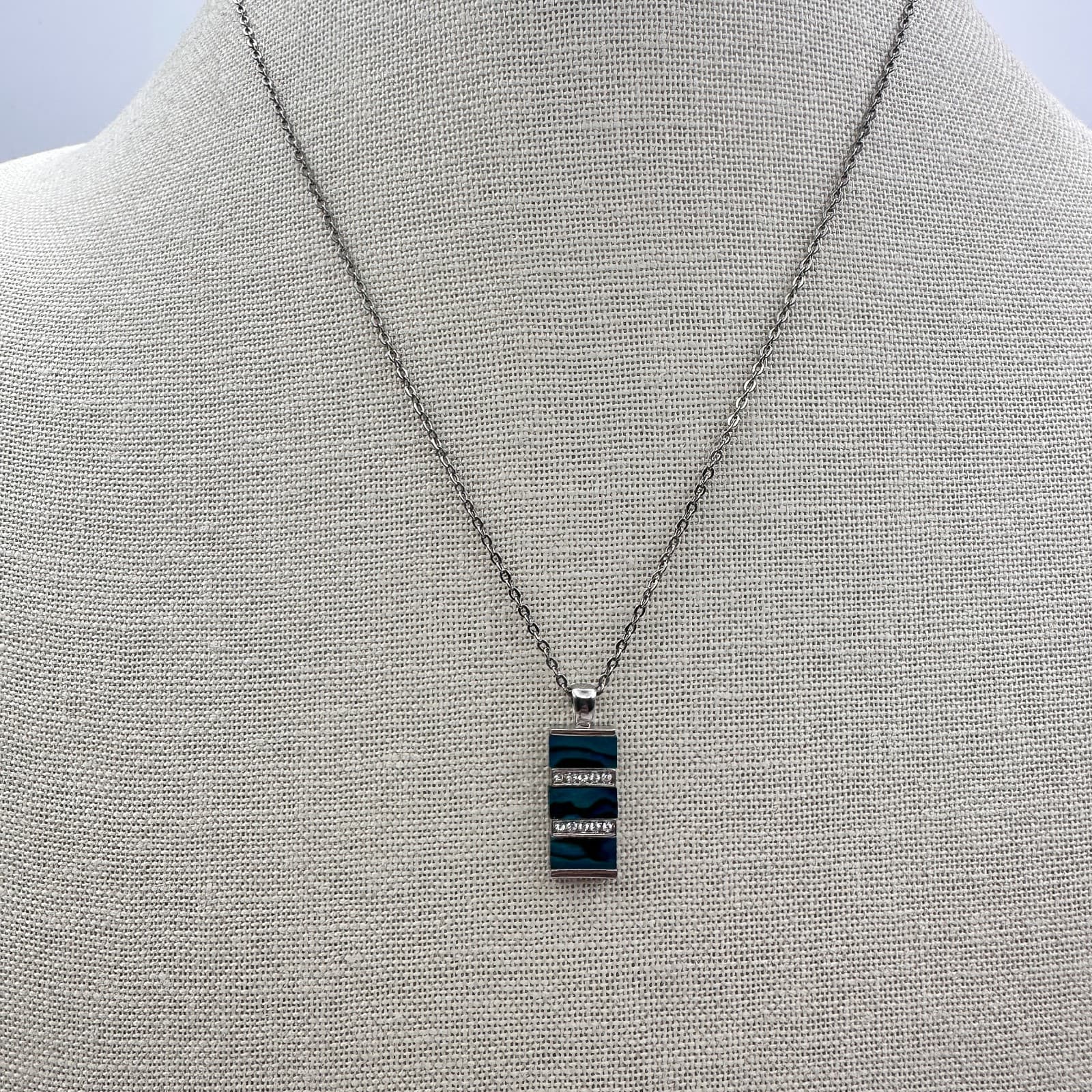 Vintage Y2K Silver Tone Rhinestone Rectangle Pendant Necklace Women's Jewelry - Thumbnail 5