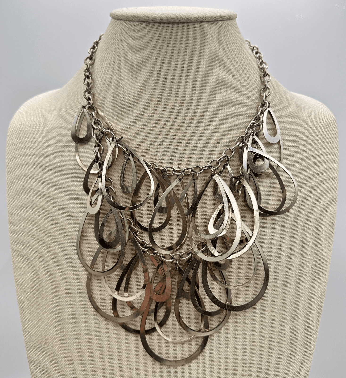 Vintage 80s Silver Tone Tiered Teardrop Bib Necklace Statement Retro Jewelry