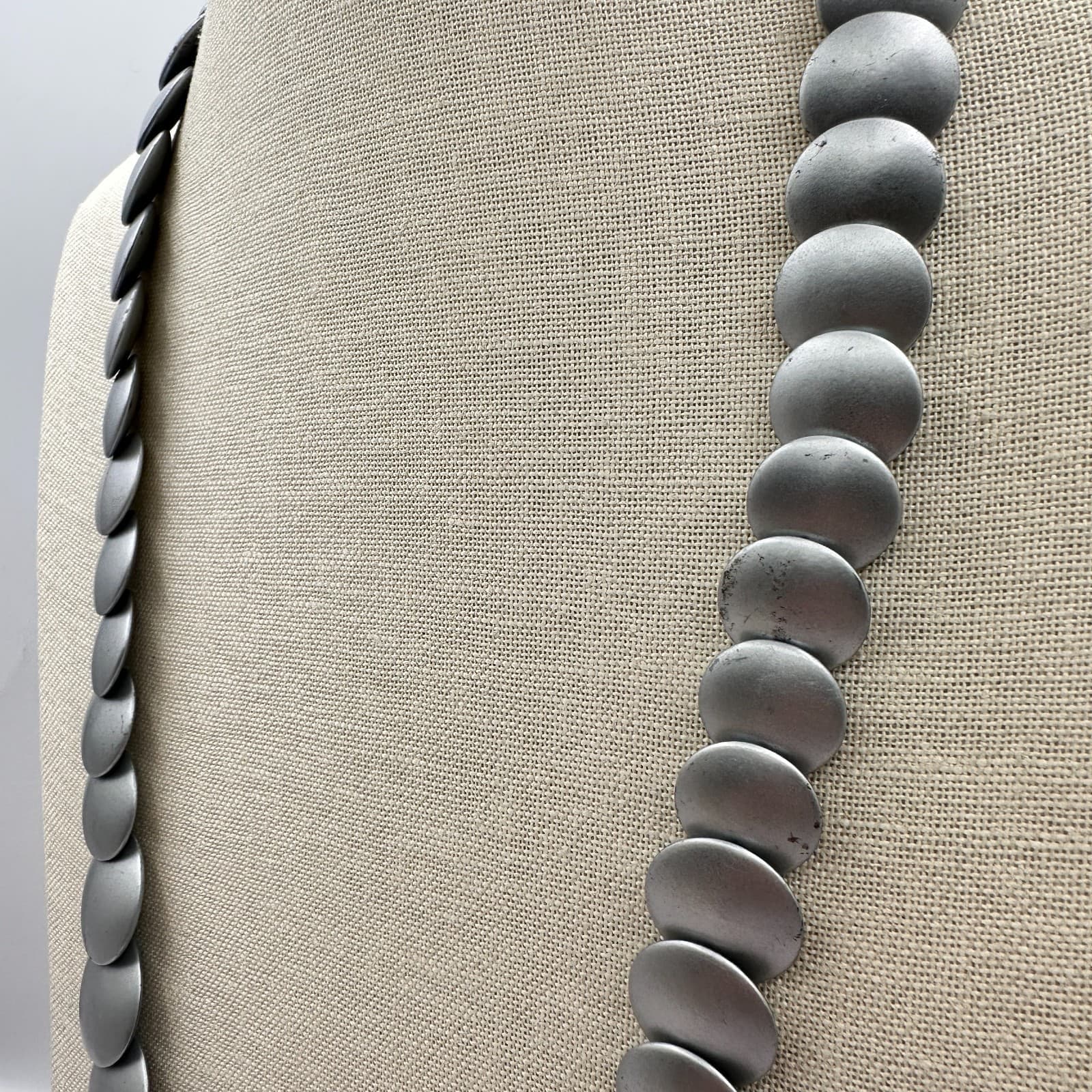 Vintage 80s Modernist Matte Silver Tone Overlapping Statement Necklace Jewelry - Thumbnail 9