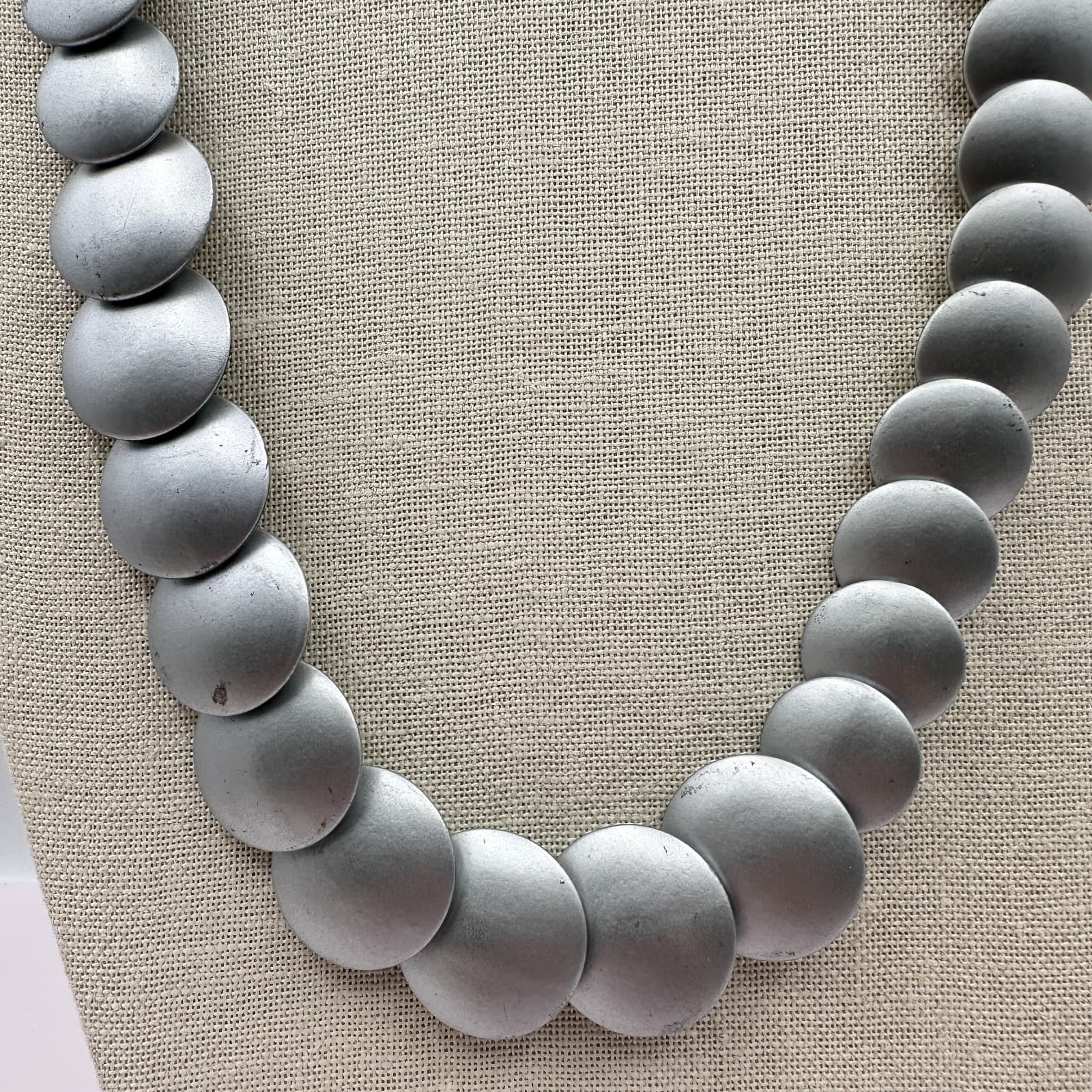 Vintage 80s Modernist Matte Silver Tone Overlapping Statement Necklace Jewelry - Thumbnail 3