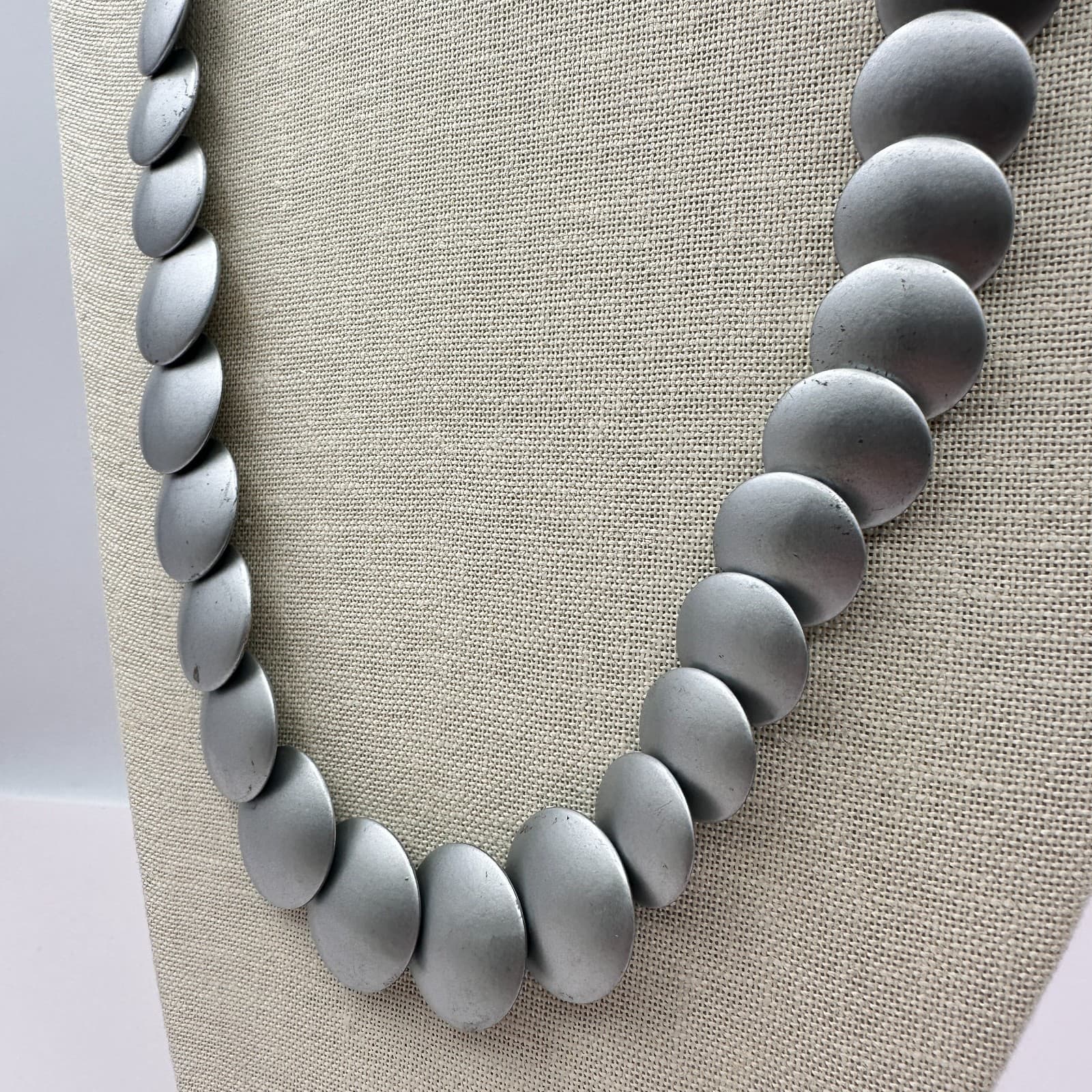 Vintage 80s Modernist Matte Silver Tone Overlapping Statement Necklace Jewelry - Thumbnail 6