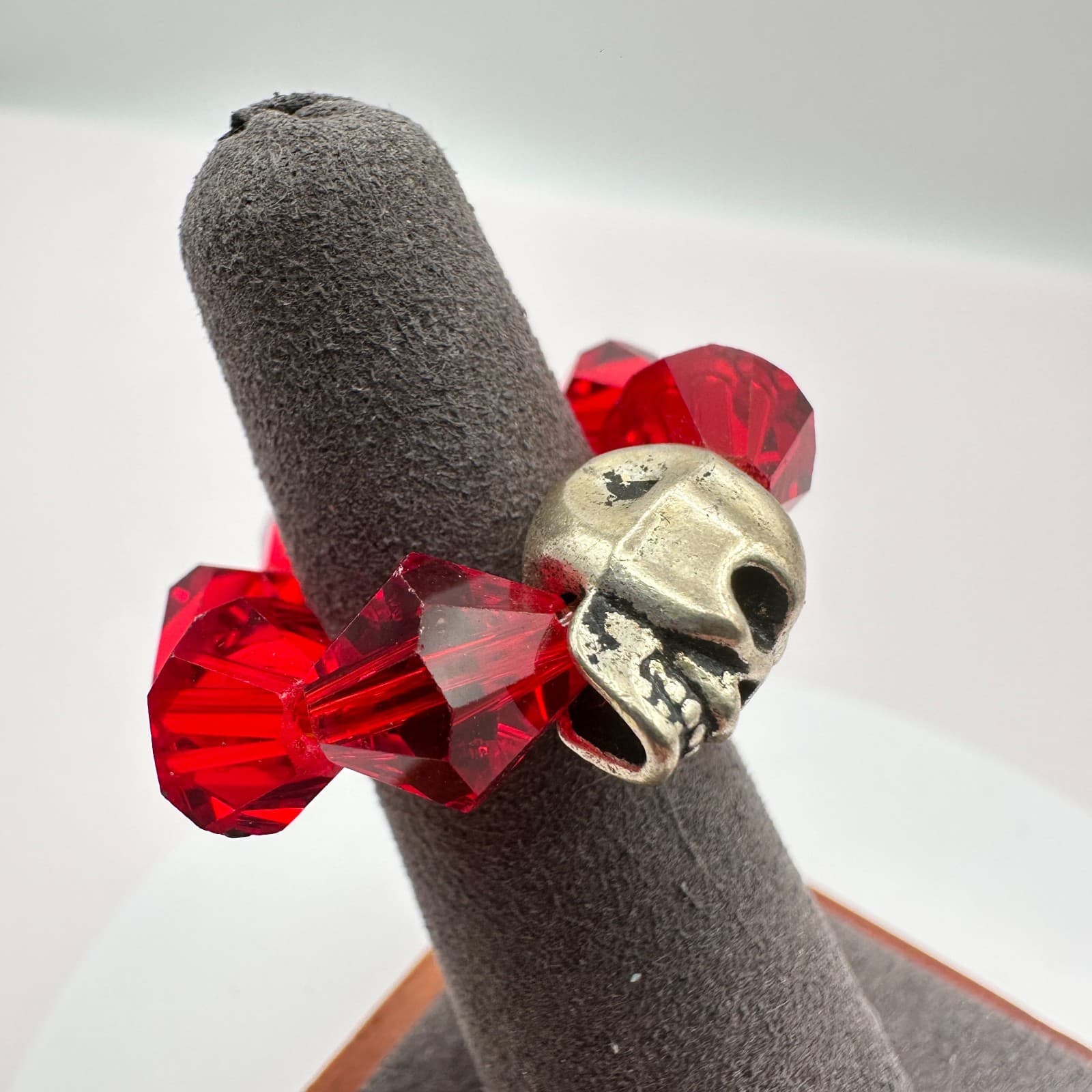 Vintage Y2K Silver Tone Skull Ring Beaded & Red Teardrop Earrings Set Jewelry - Thumbnail 6