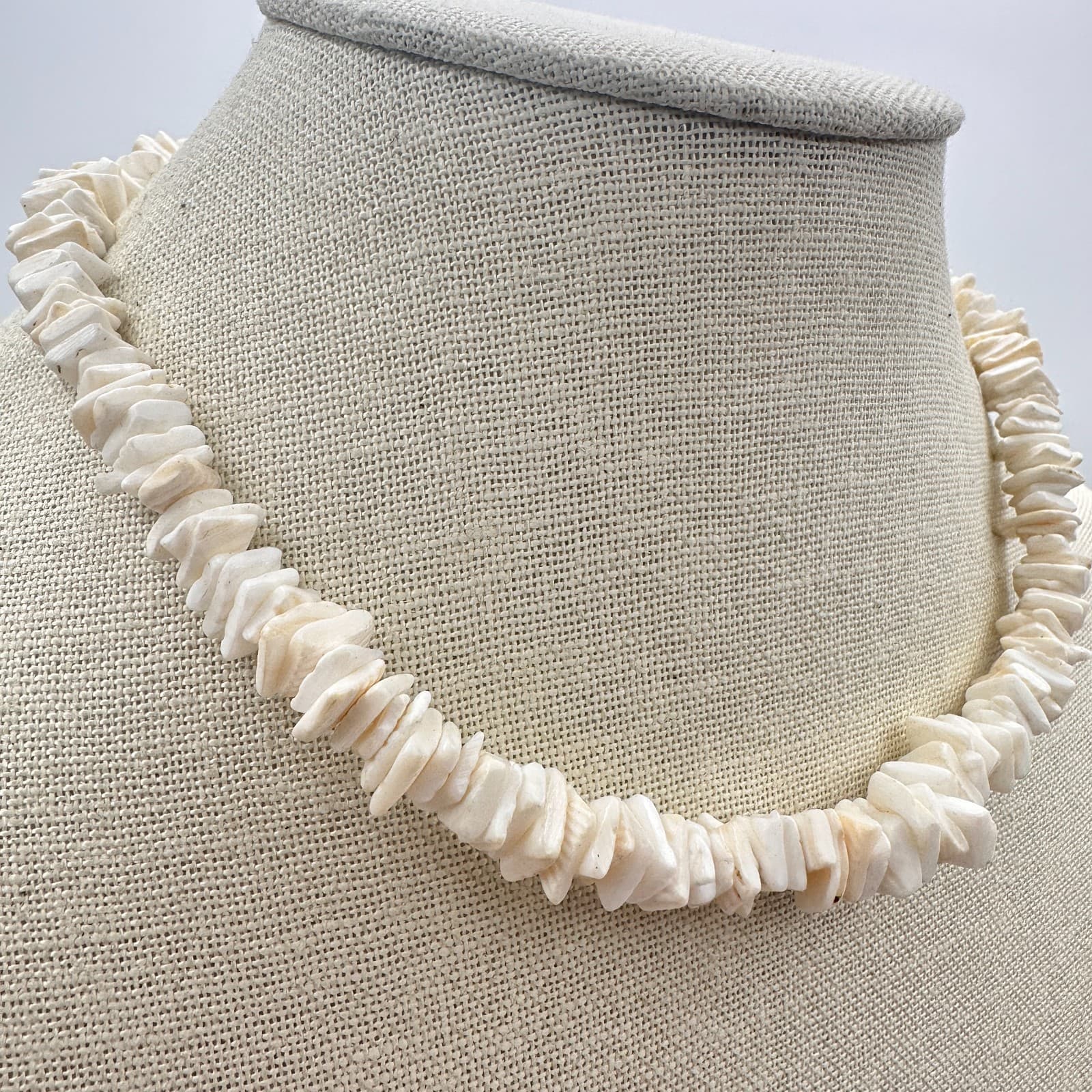 Vintage Y2K White Puka Shell Chip Choker Necklace Women's Classic Jewelry - Thumbnail 3