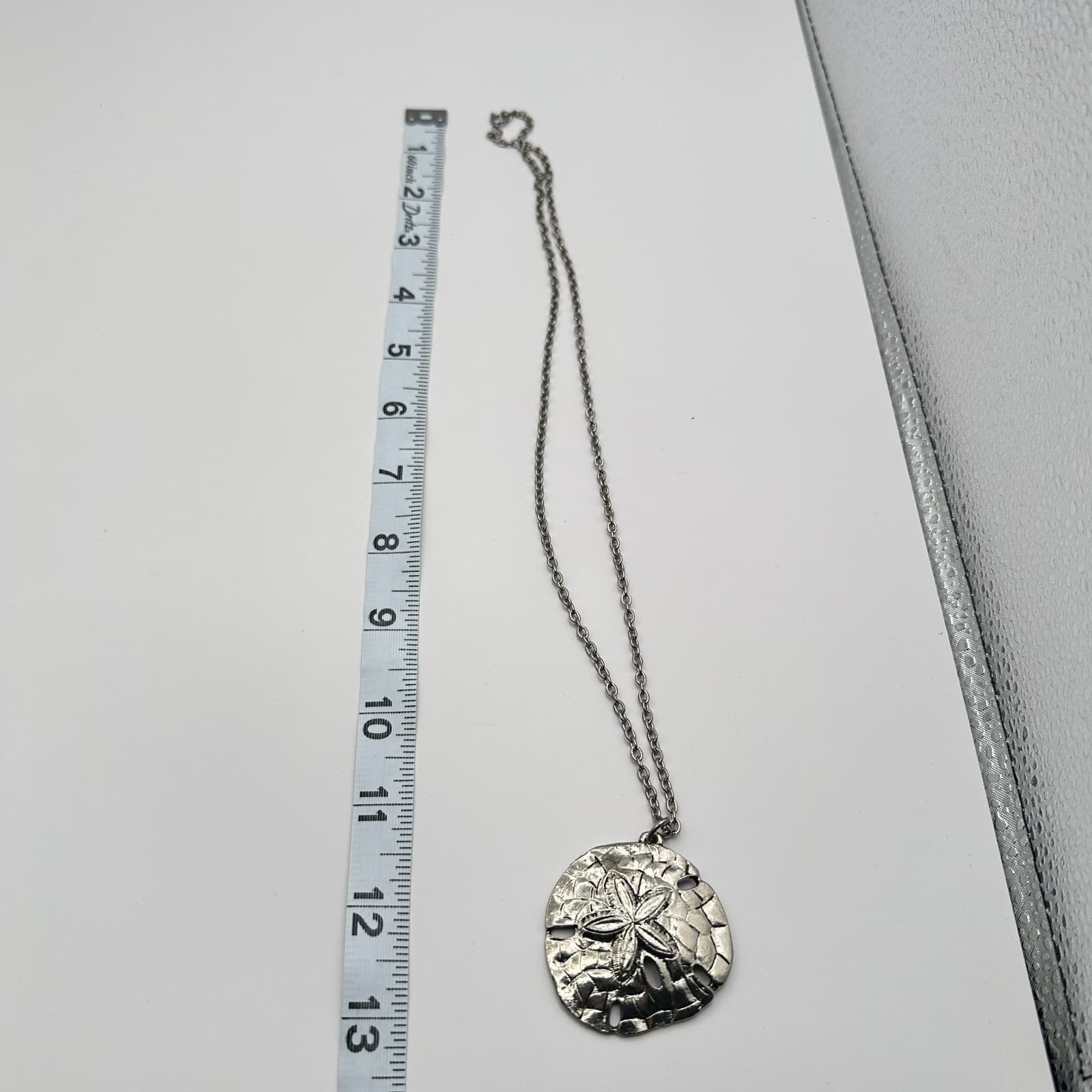 Vintage Y2K Sand Dollar Pendant Necklace Silver Tone Women's Classic Jewelry - Thumbnail 10