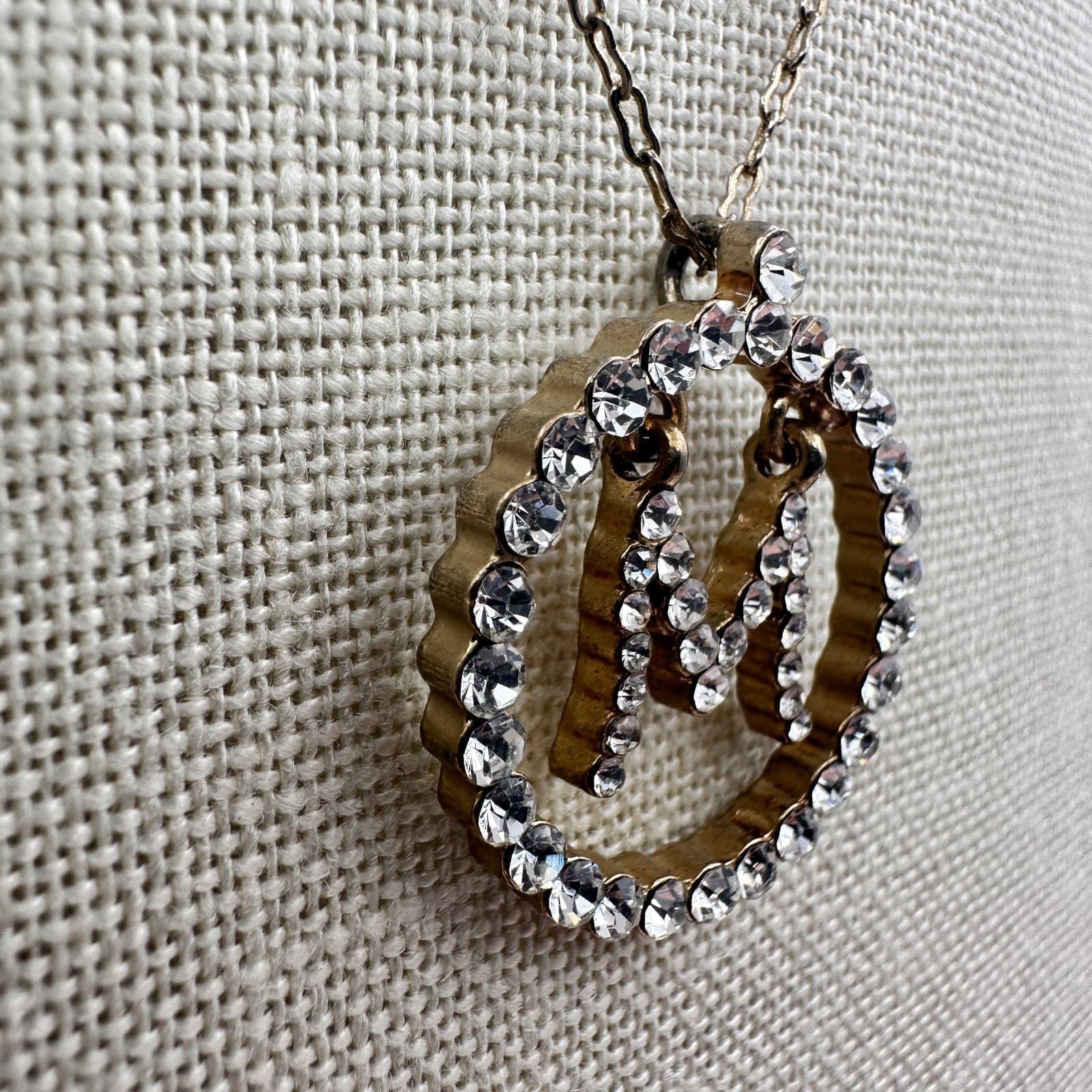 Vintage 90s Liz Claiborne Initial M Circle Pendant Necklace Gold Tone Rhinestone - Thumbnail 4