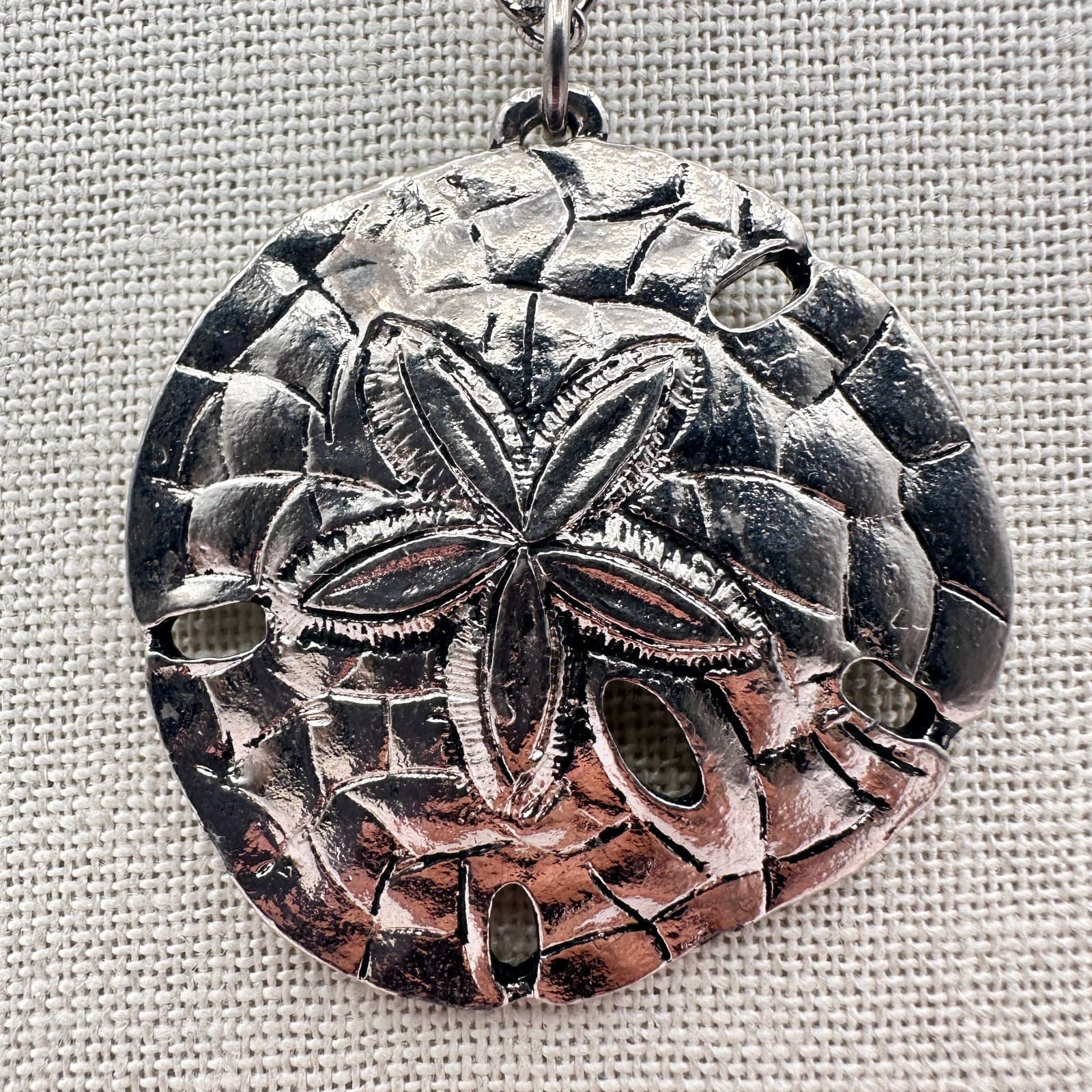 Vintage Y2K Sand Dollar Pendant Necklace Silver Tone Women's Classic Jewelry - Thumbnail 5