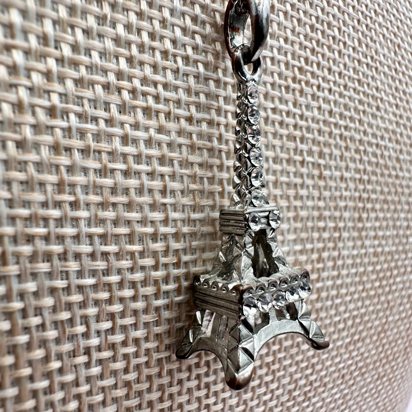 Vintage 90s Silver Tone Eiffel Tower Paris Charm Necklace Rhinestones Jewelry - Thumbnail 3