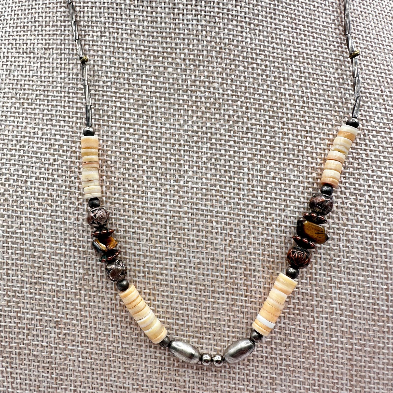 Vintage 90s Native American Silver Tone Heishe Tiger's Beads Necklace Jewelry - Thumbnail 2