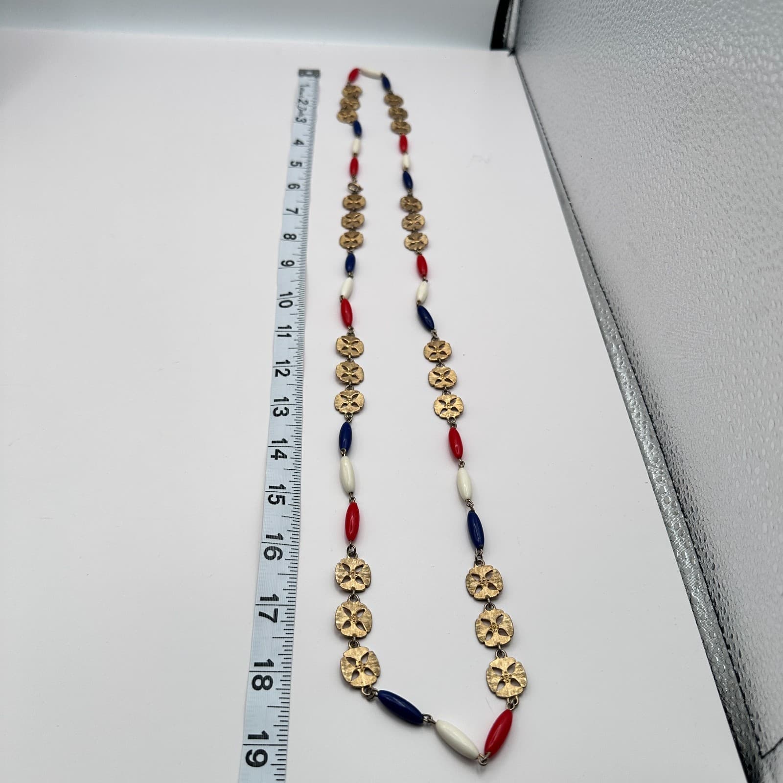 Vintage 80s Patriotic Red White Blue Beaded Gold Tone Necklace Classic Jewelry - Thumbnail 8