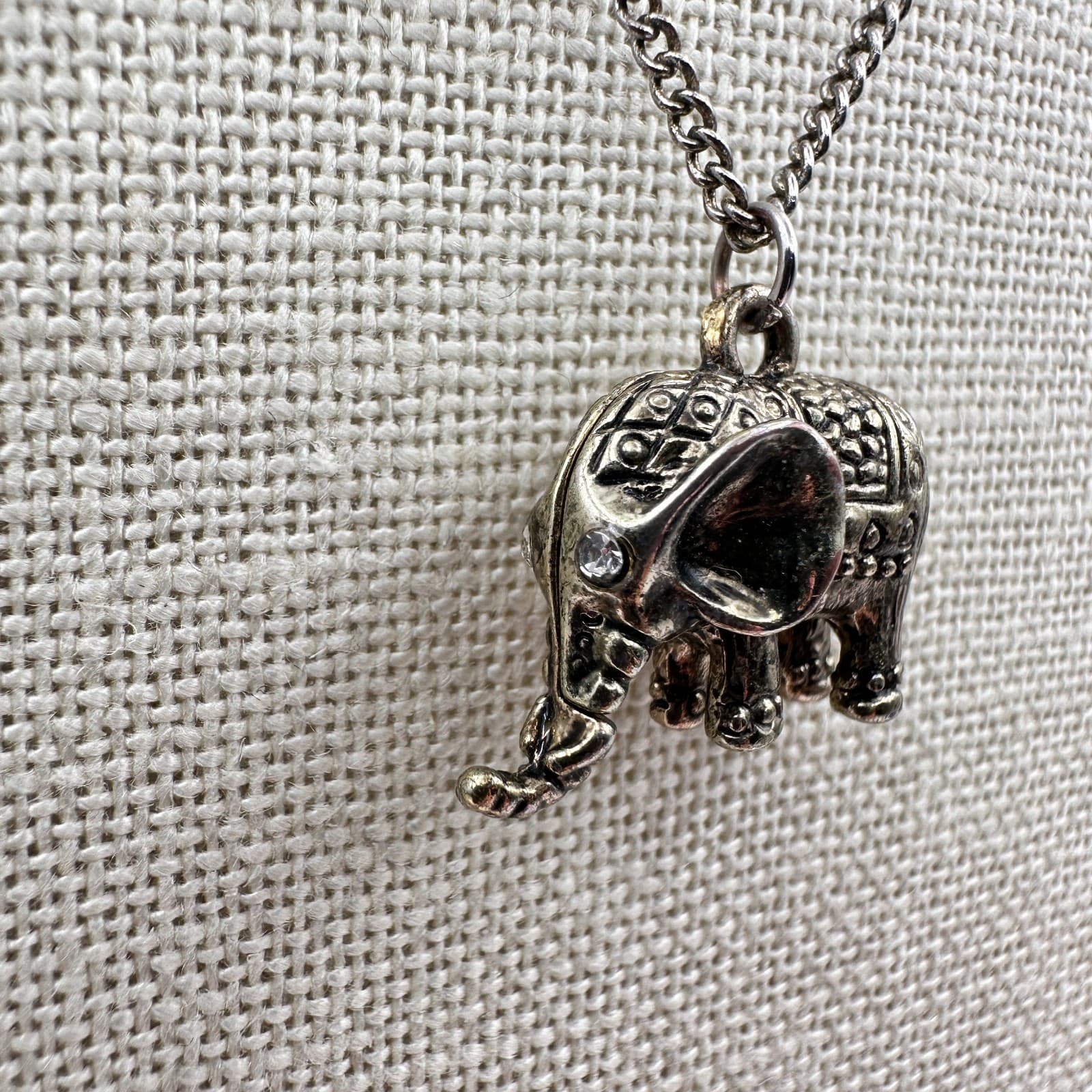 Vintage 80s Silver Tone Elephant Pendant Necklace Animal Charm Tribal Jewelry - Thumbnail 3