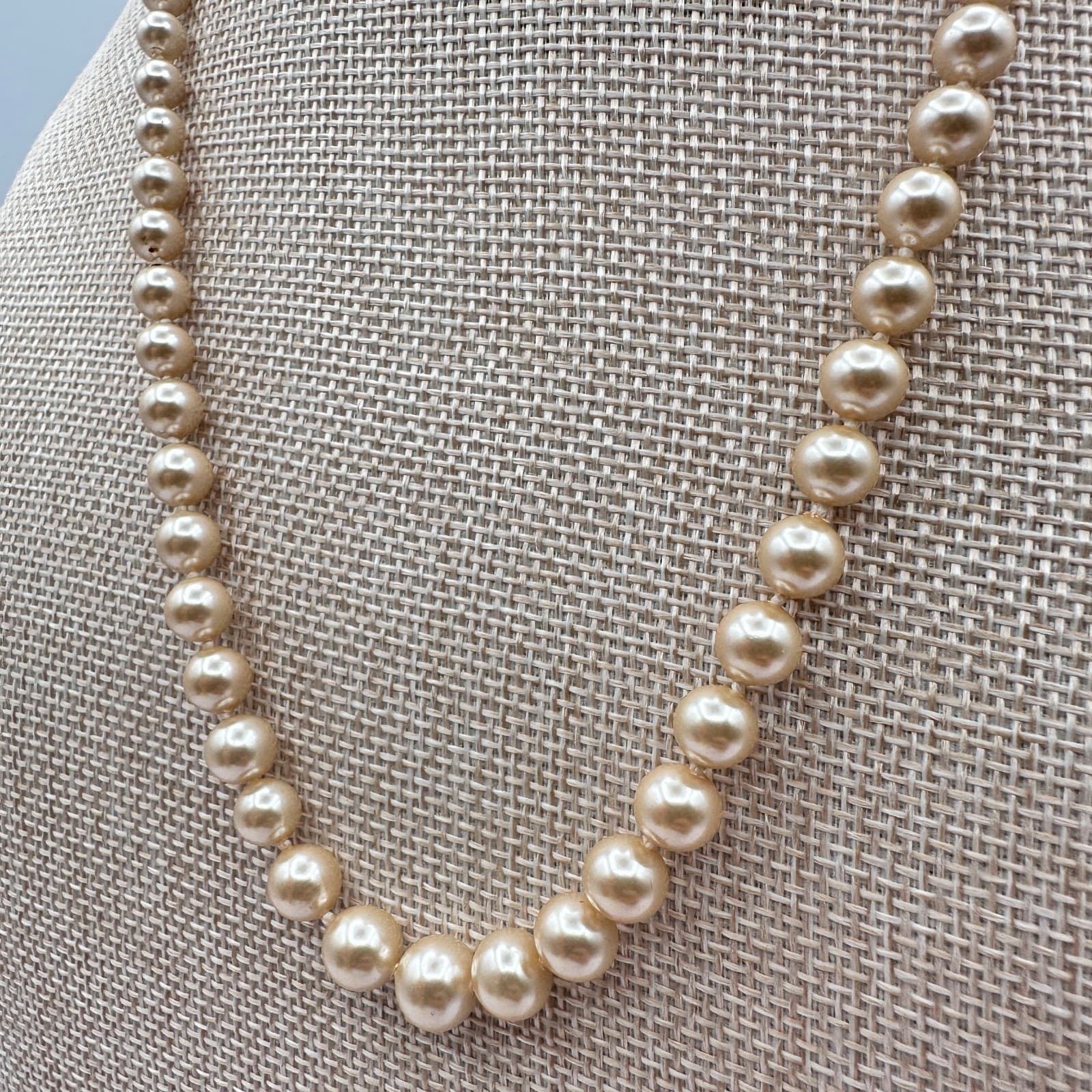 Vintage 80s Graduated Cream Pearl Necklace Strand Classic Bridal Retro Jewelry - Thumbnail 5