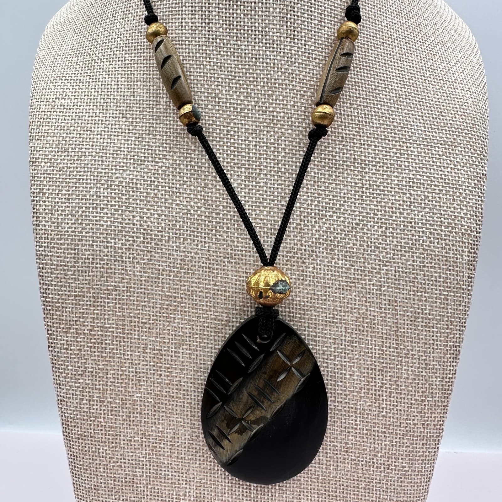 Vintage 90s Gold Tone Carved Horn Beaded Teardrop Pendant Necklace Jewelry - Thumbnail 3