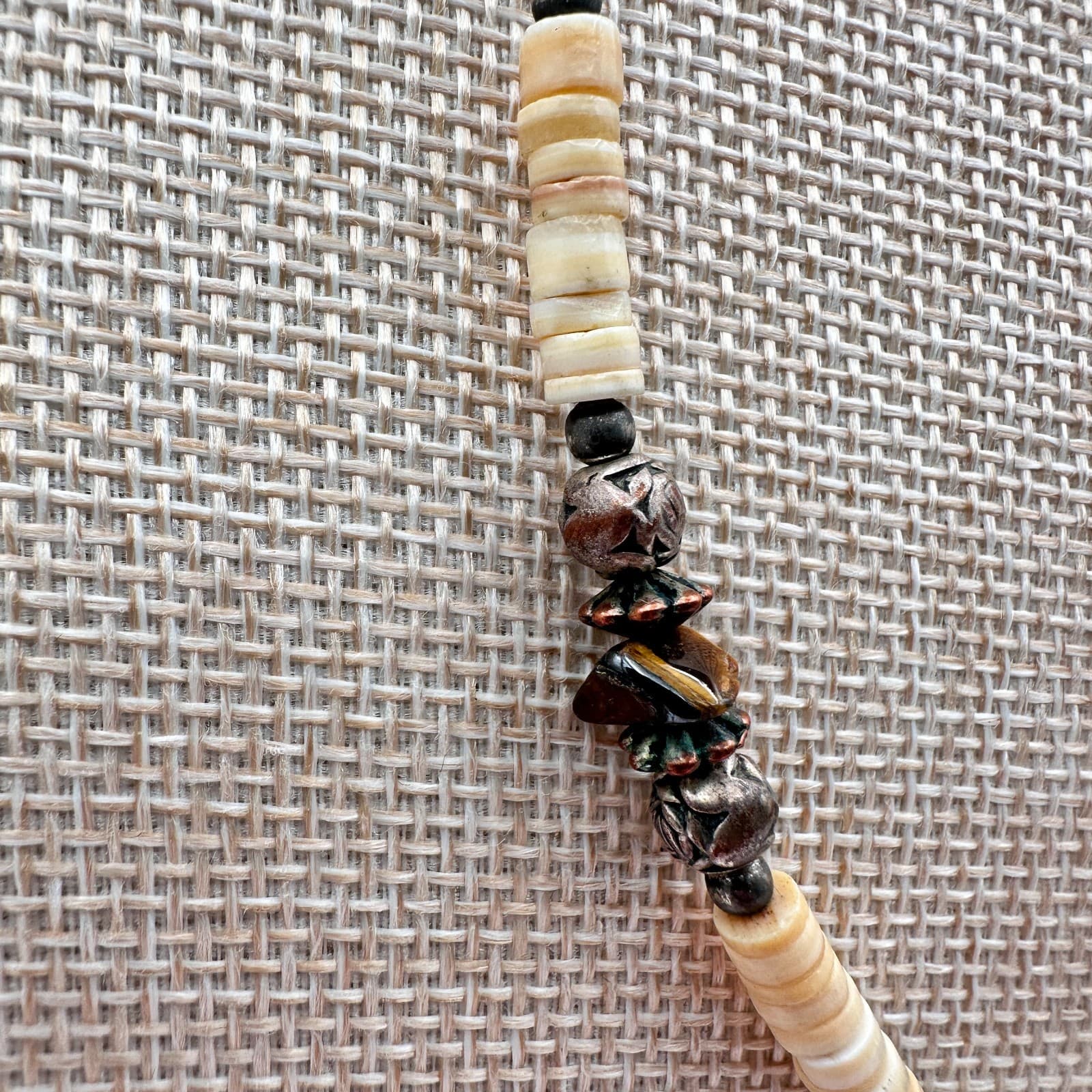 Vintage 90s Native American Silver Tone Heishe Tiger's Beads Necklace Jewelry - Thumbnail 6