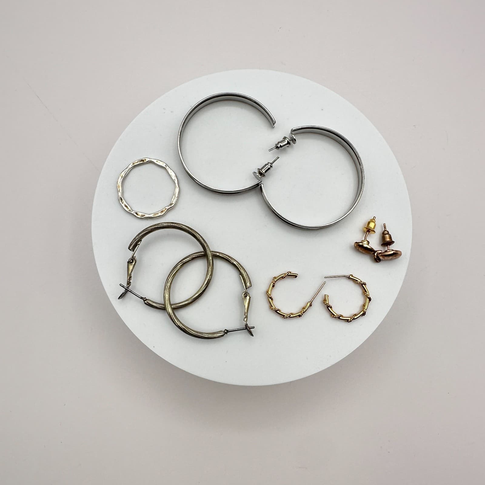 Vintage Y2K Hoop & Stud Earrings Ring Set Women's Classic Fashion Jewelry - Thumbnail 2