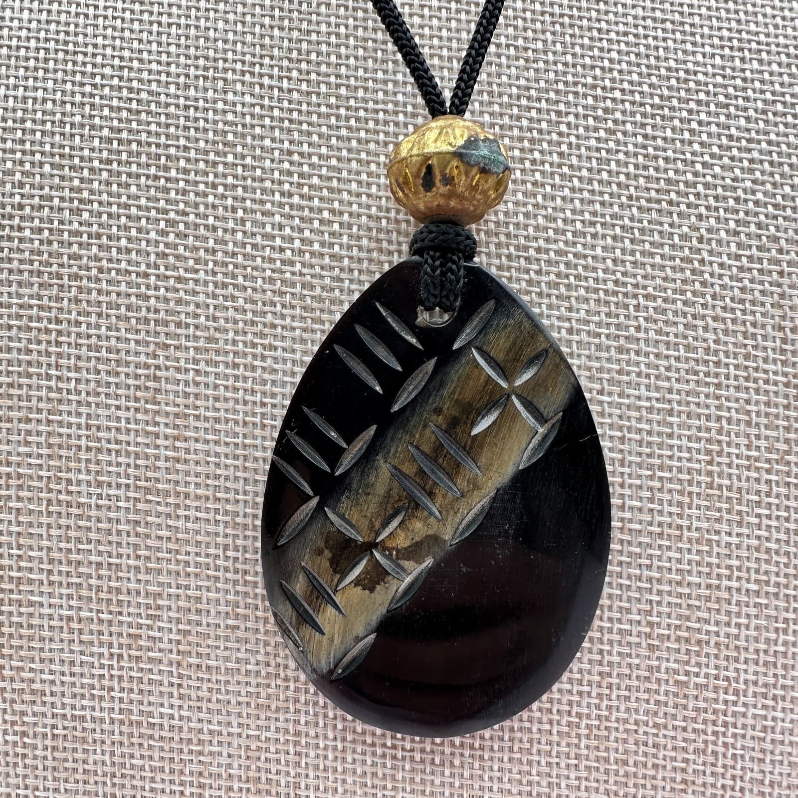 Vintage 90s Gold Tone Carved Horn Beaded Teardrop Pendant Necklace Jewelry