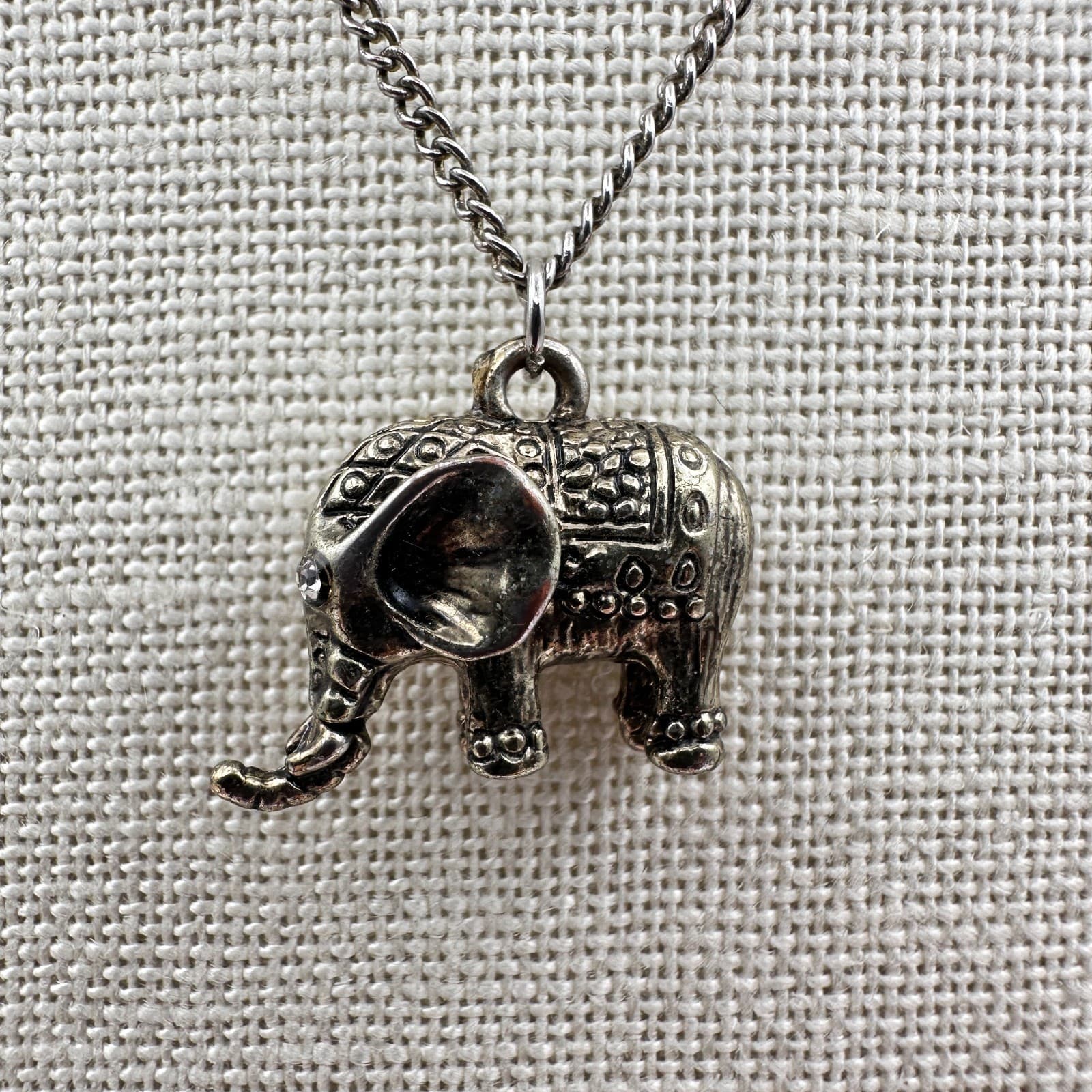 Vintage 80s Silver Tone Elephant Pendant Necklace Animal Charm Tribal Jewelry - Thumbnail 2
